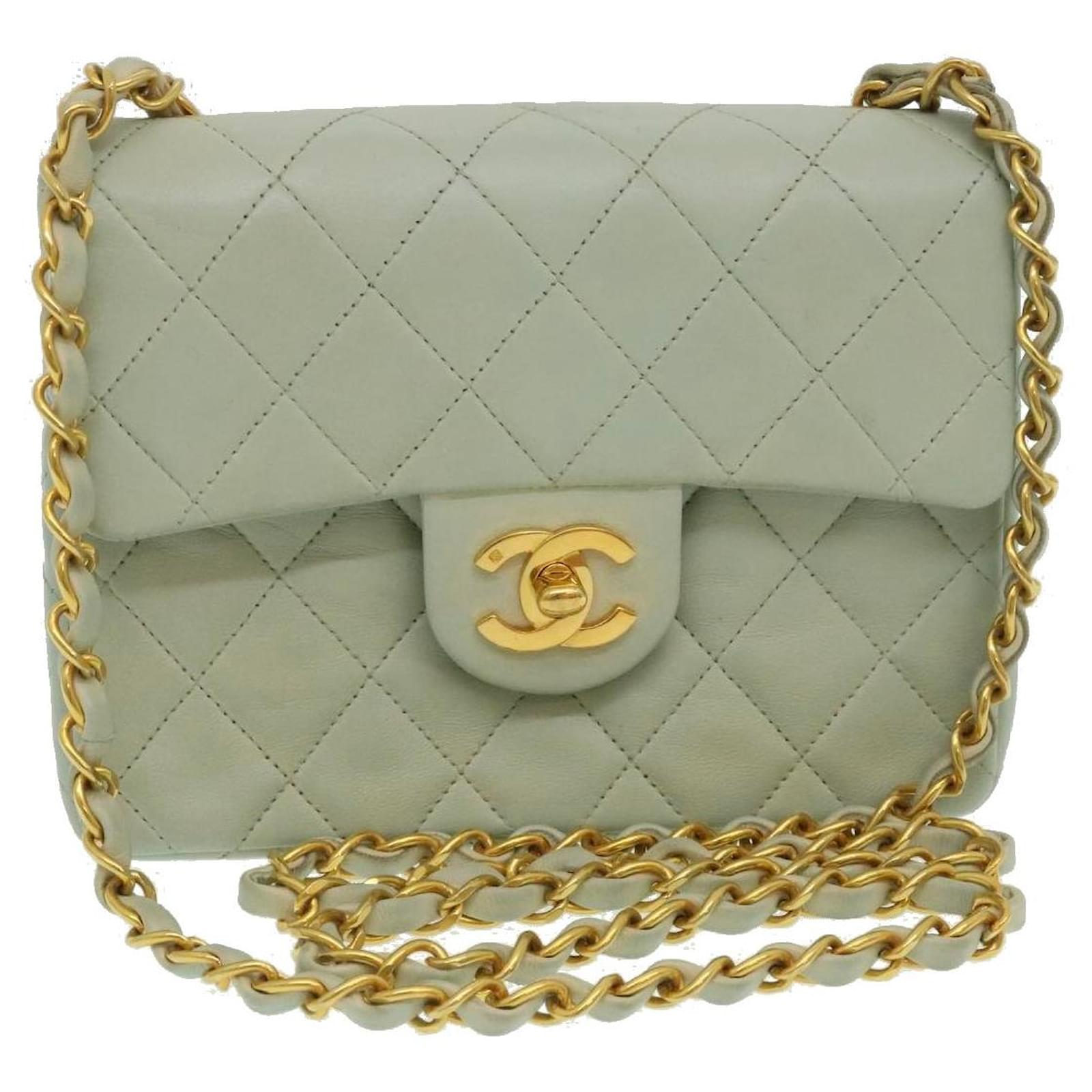 CHANEL Matelasse Chain Flap Shoulder Bag Lamb Skin Light Blue Gold CC Auth  29220 Golden ref.533190 - Joli Closet