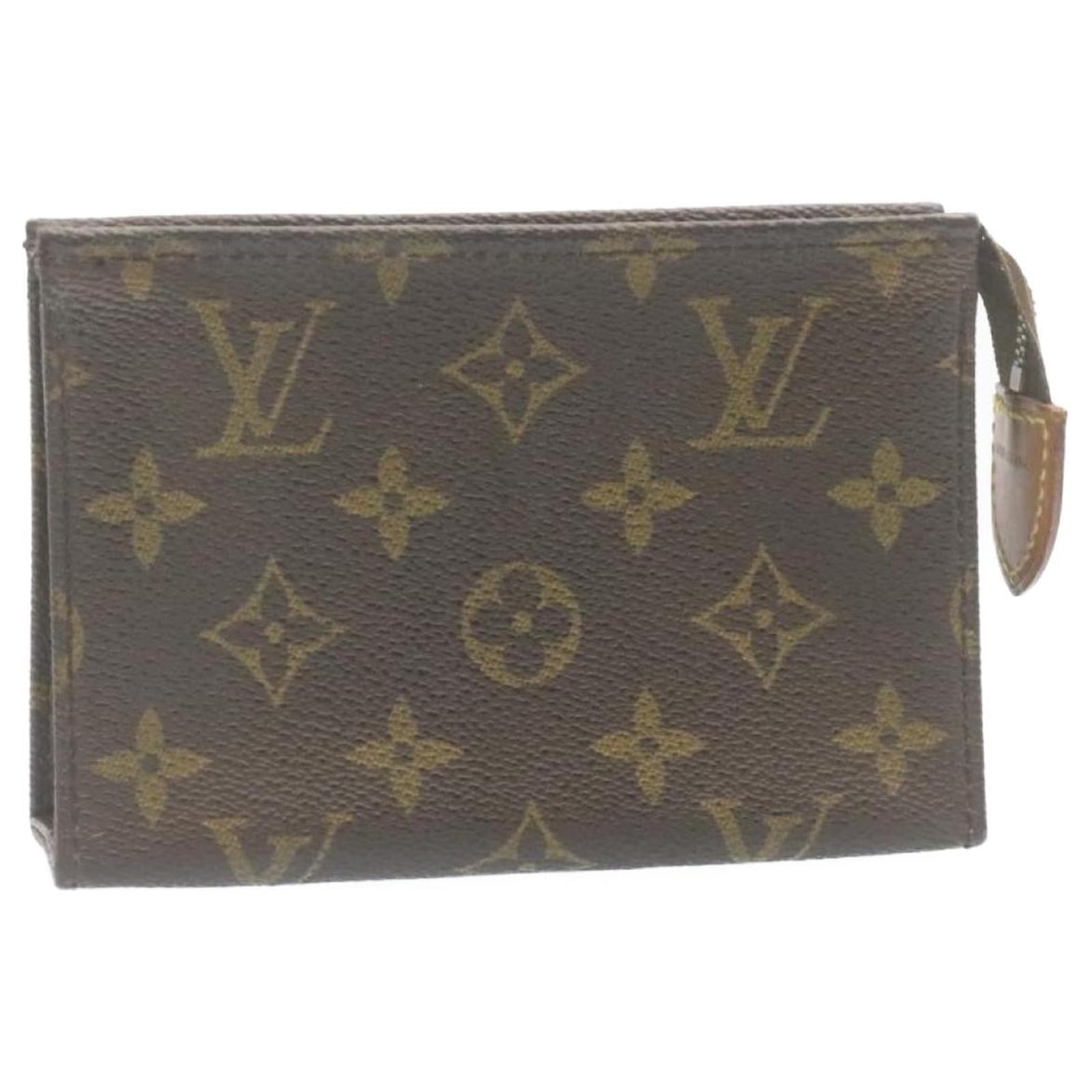 Toilette Poche Louis Vuitton Monogram 15 Bolsa M47546 LV Auth 29014 Lienzo  ref.533505 - Joli Closet