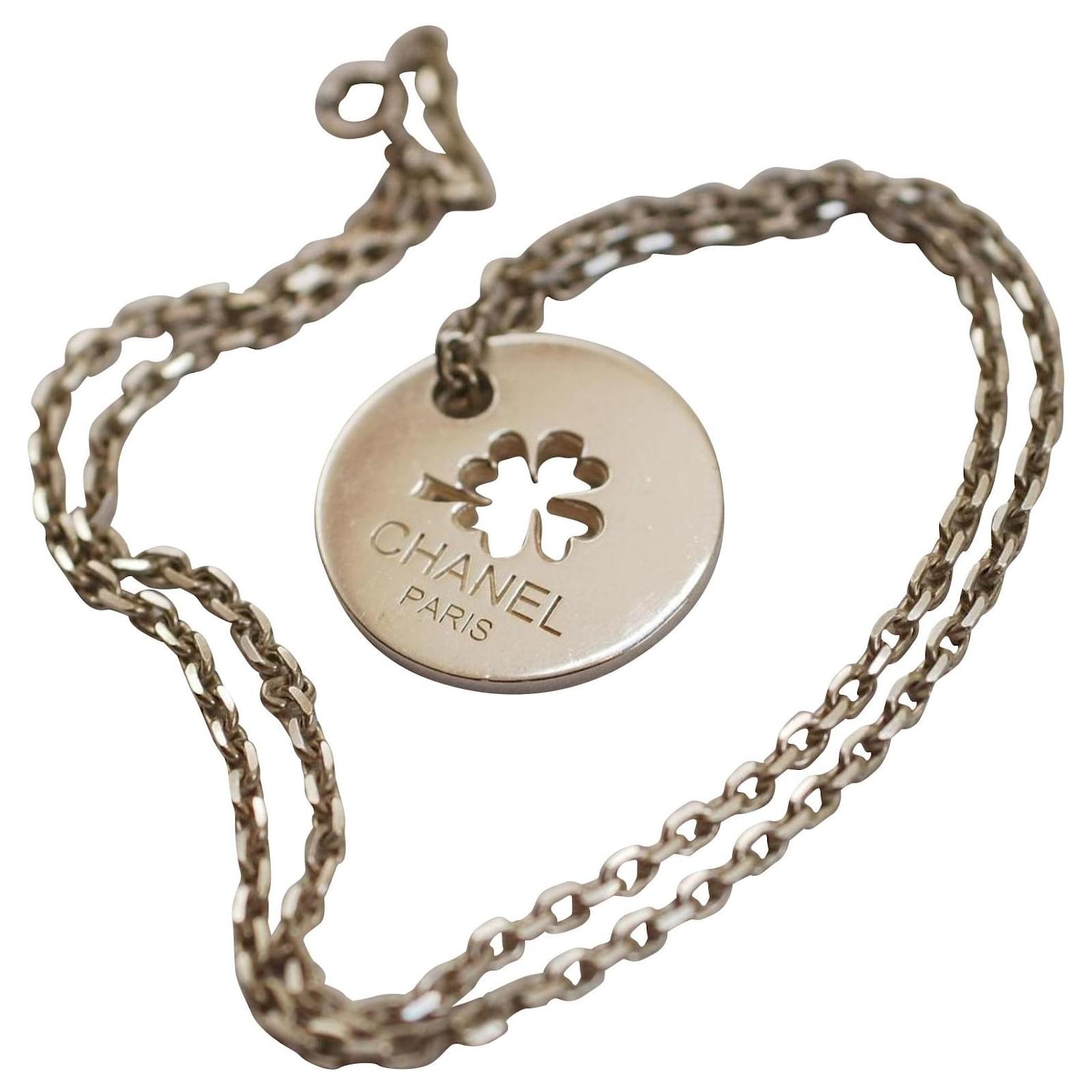 Chanel Clover Pendant Sterling Silver Necklace Silvery ref.534125 - Joli  Closet