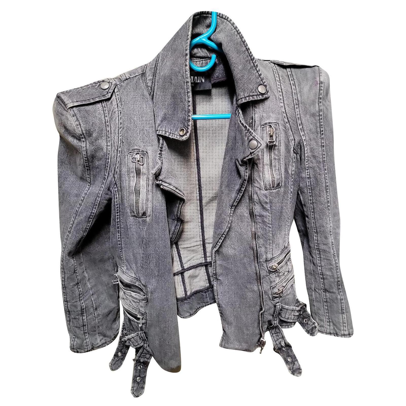 spole universitetsstuderende pegs RRe jacket from the Decarnin collection of Balmain . Motorcycle style with  zippers and.belts throughtout Grey Denim ref.534322 - Joli Closet