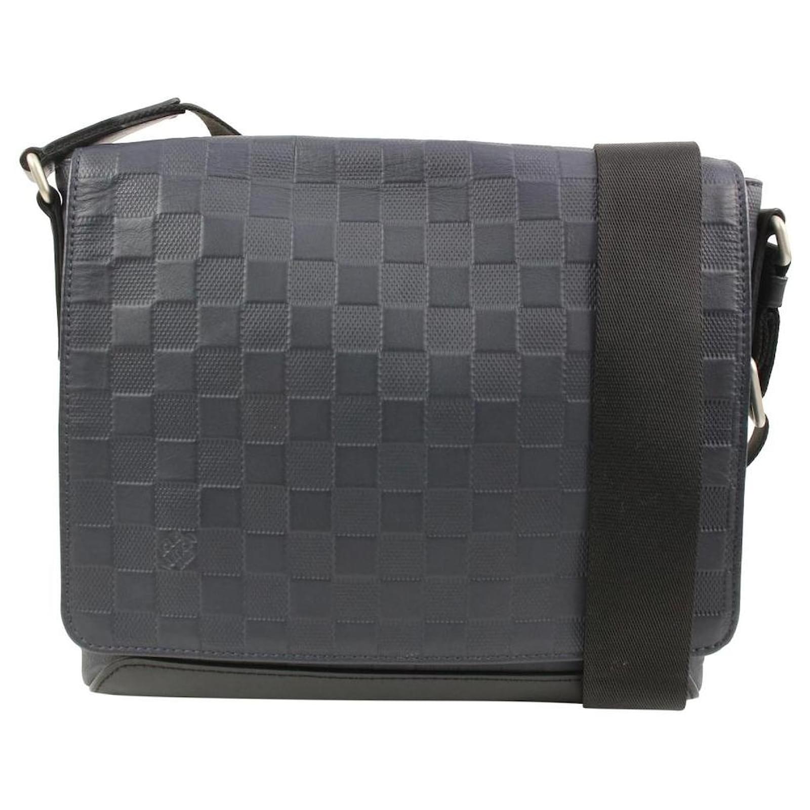 Louis Vuitton Navy Blue Damier Infini Messenger PM Crossbody Laptop Bag  Leather ref.535196 - Joli Closet