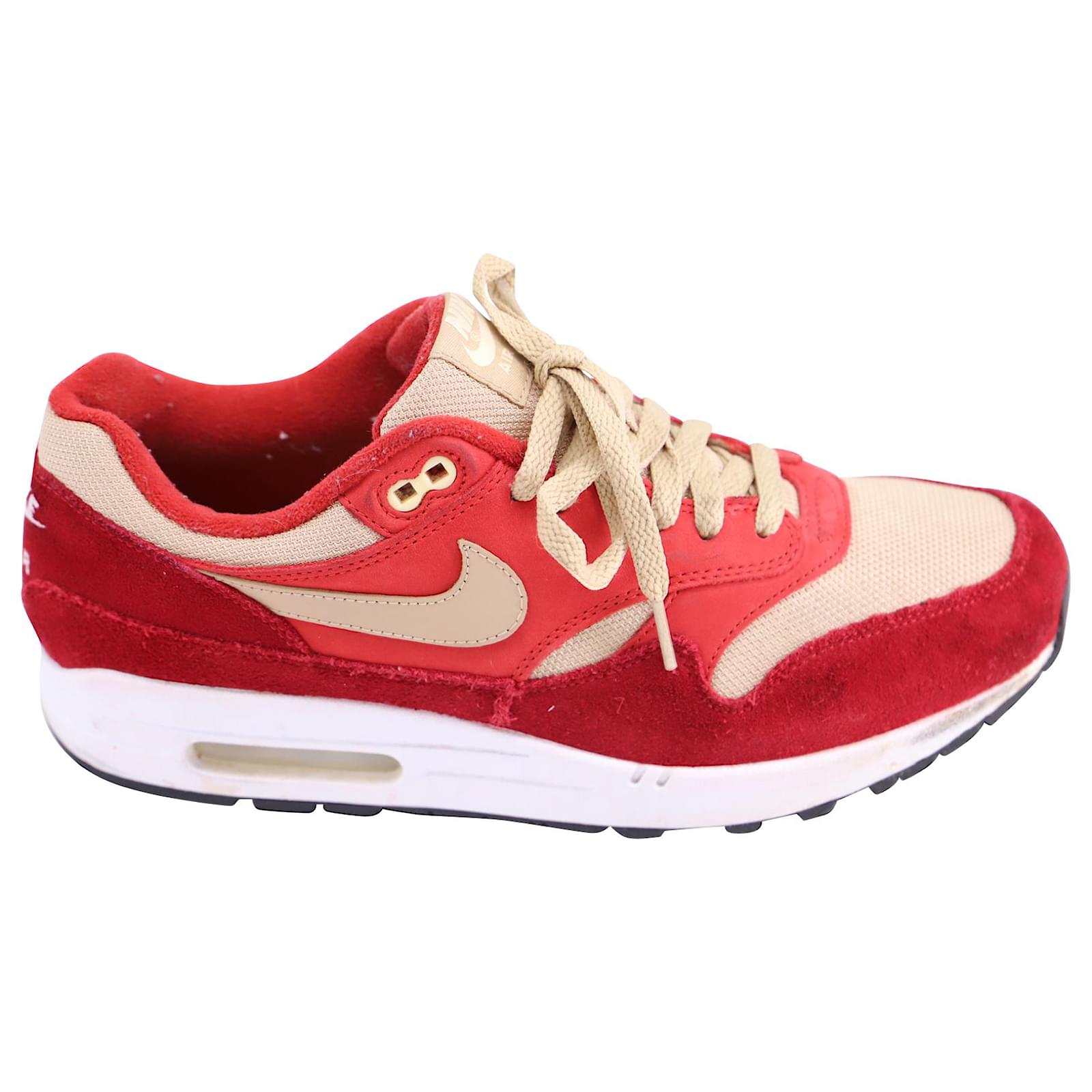 air max Curry Pack in Red Nylon - Joli Closet