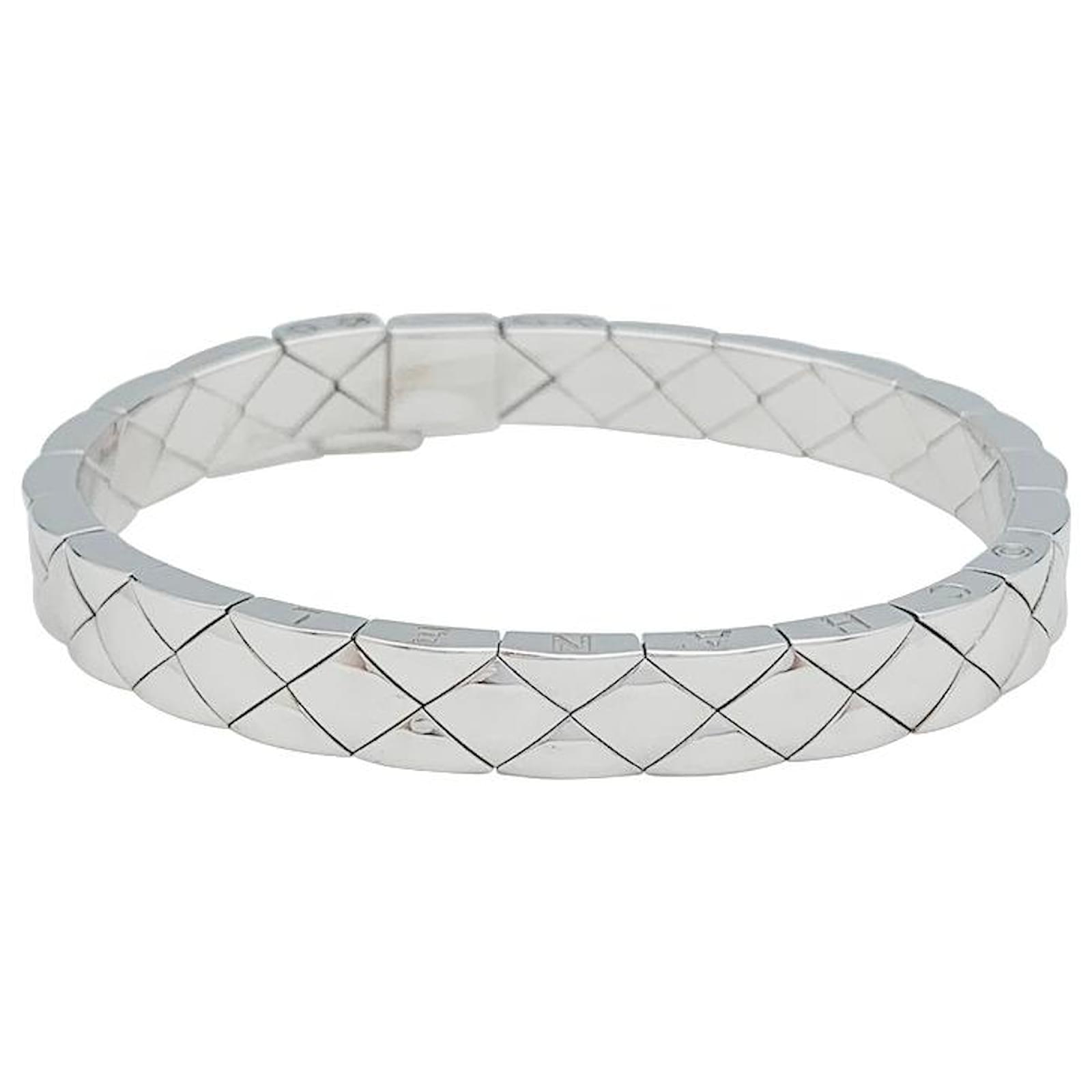 Chanel bracelet, Quilted, WHITE GOLD. ref.543770 - Joli Closet