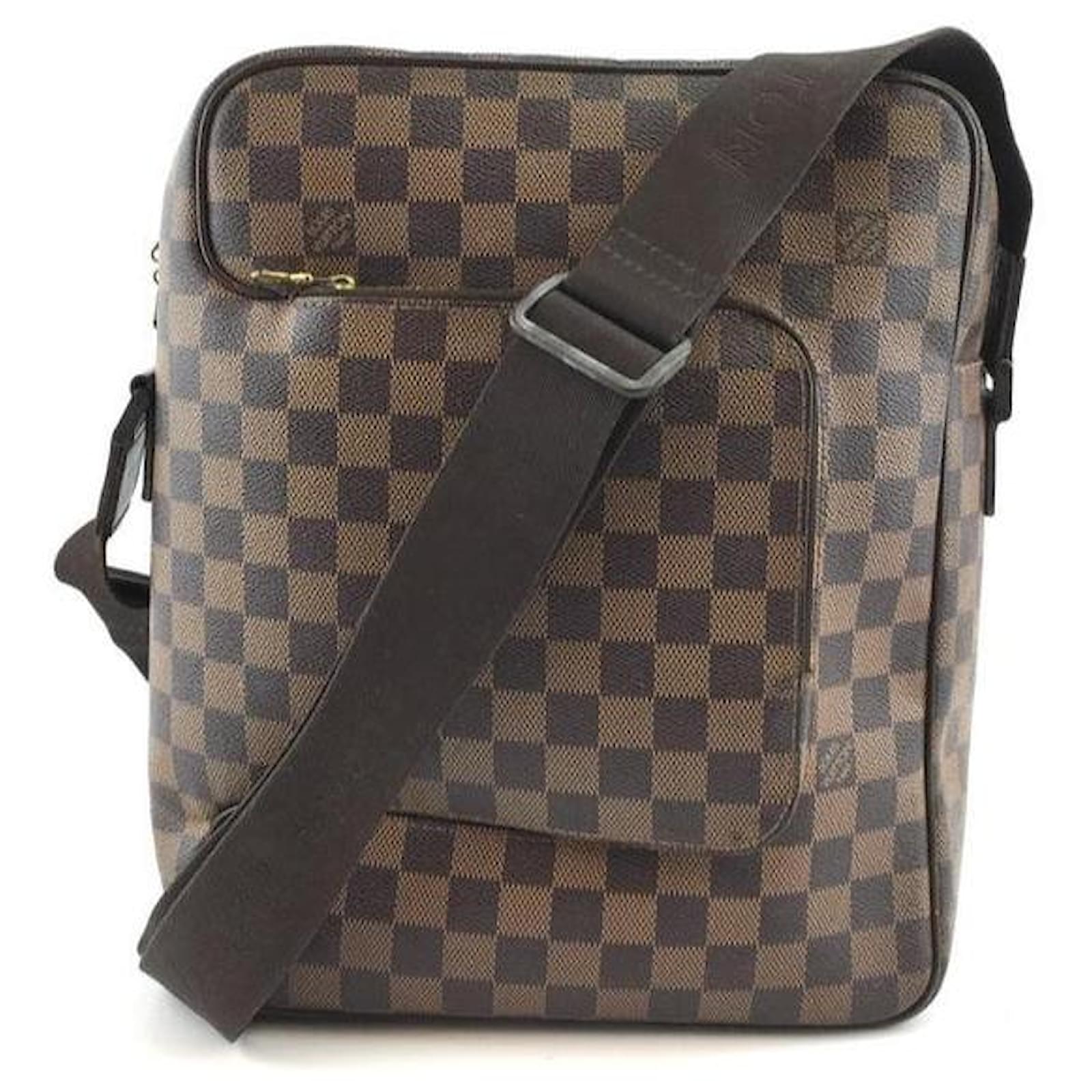 Louis Vuitton Shoulder Messenger Olav Gm Damier Ébène Canvas Cross Body Bag  Brown Leather ref.544706 - Joli Closet
