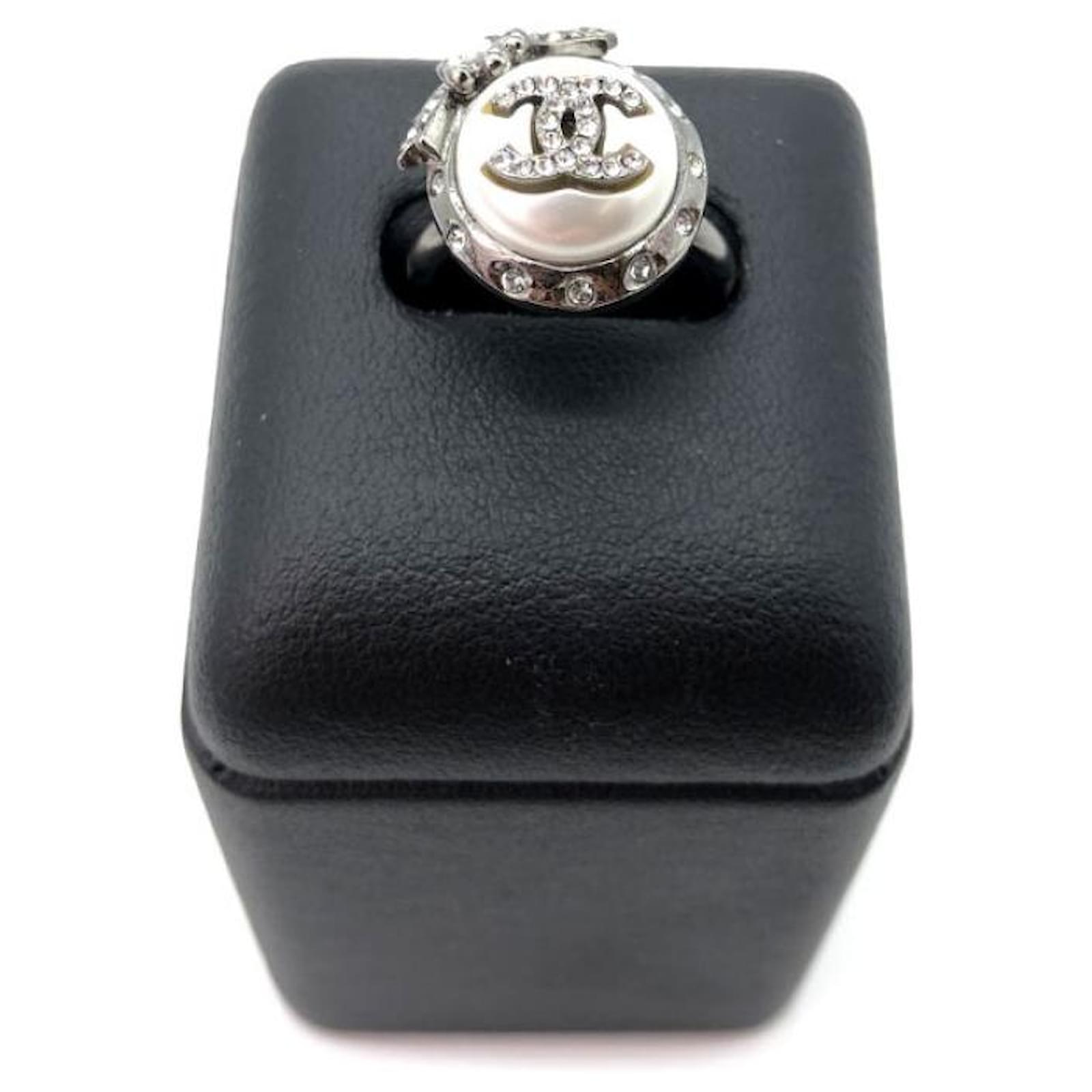 Chanel Pink CC Rhinestone Ring Brown Beige Plastic ref.231334 - Joli Closet