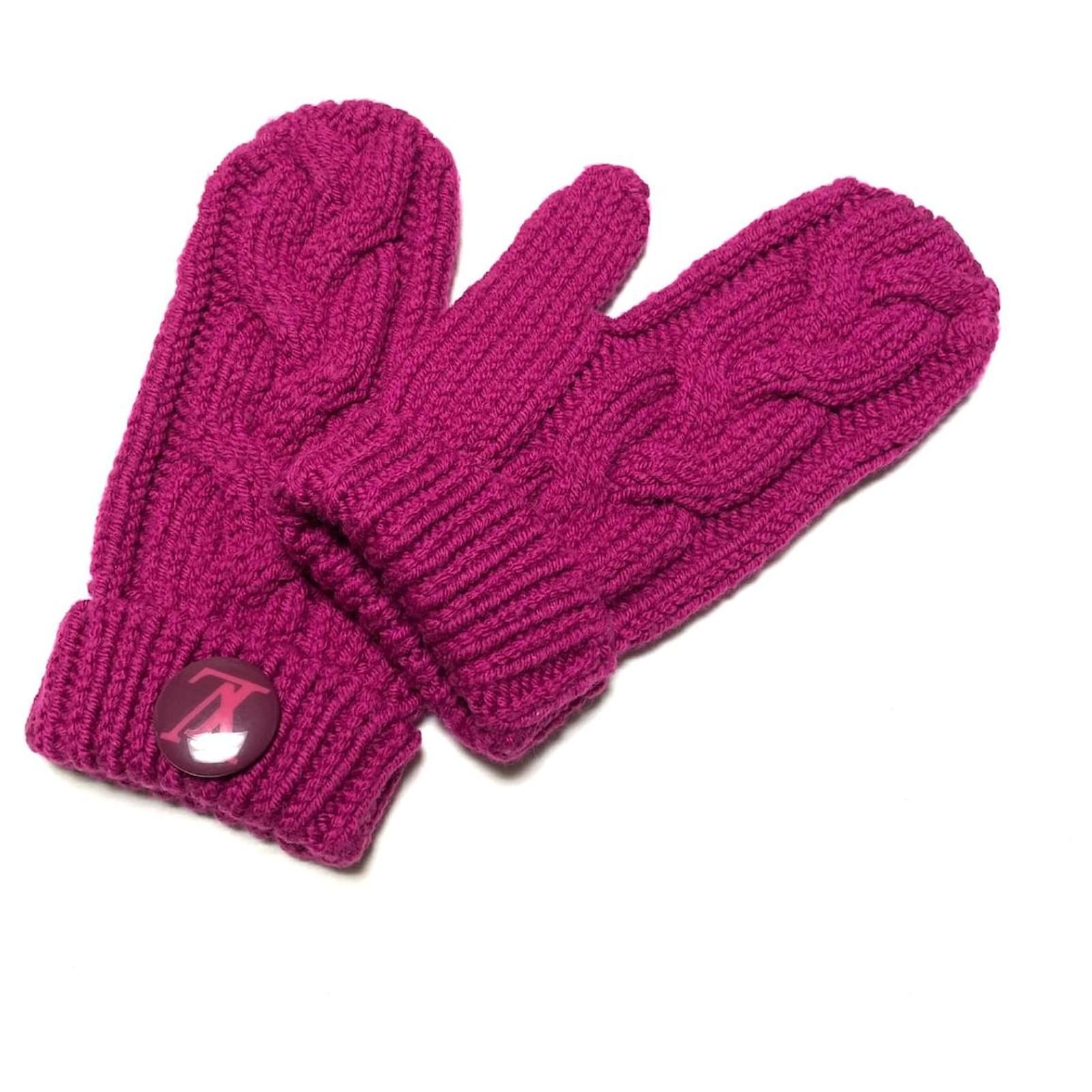 Second hand Louis Vuitton Gloves - Joli Closet