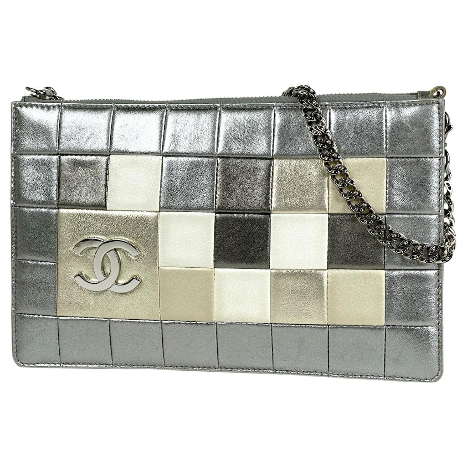 Chanel CHANEL Coco Mark Chain Handbag Clutch Bag Accessory Pouch CC Handbag  Leather Silver Ladies Silvery ref.546795 - Joli Closet