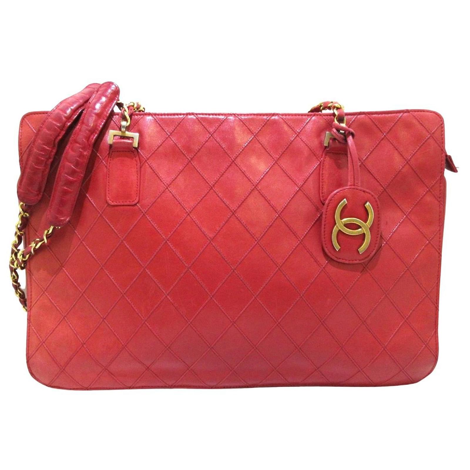 Chanel shoulder bag Red Pony-style calfskin ref.549477 - Joli Closet