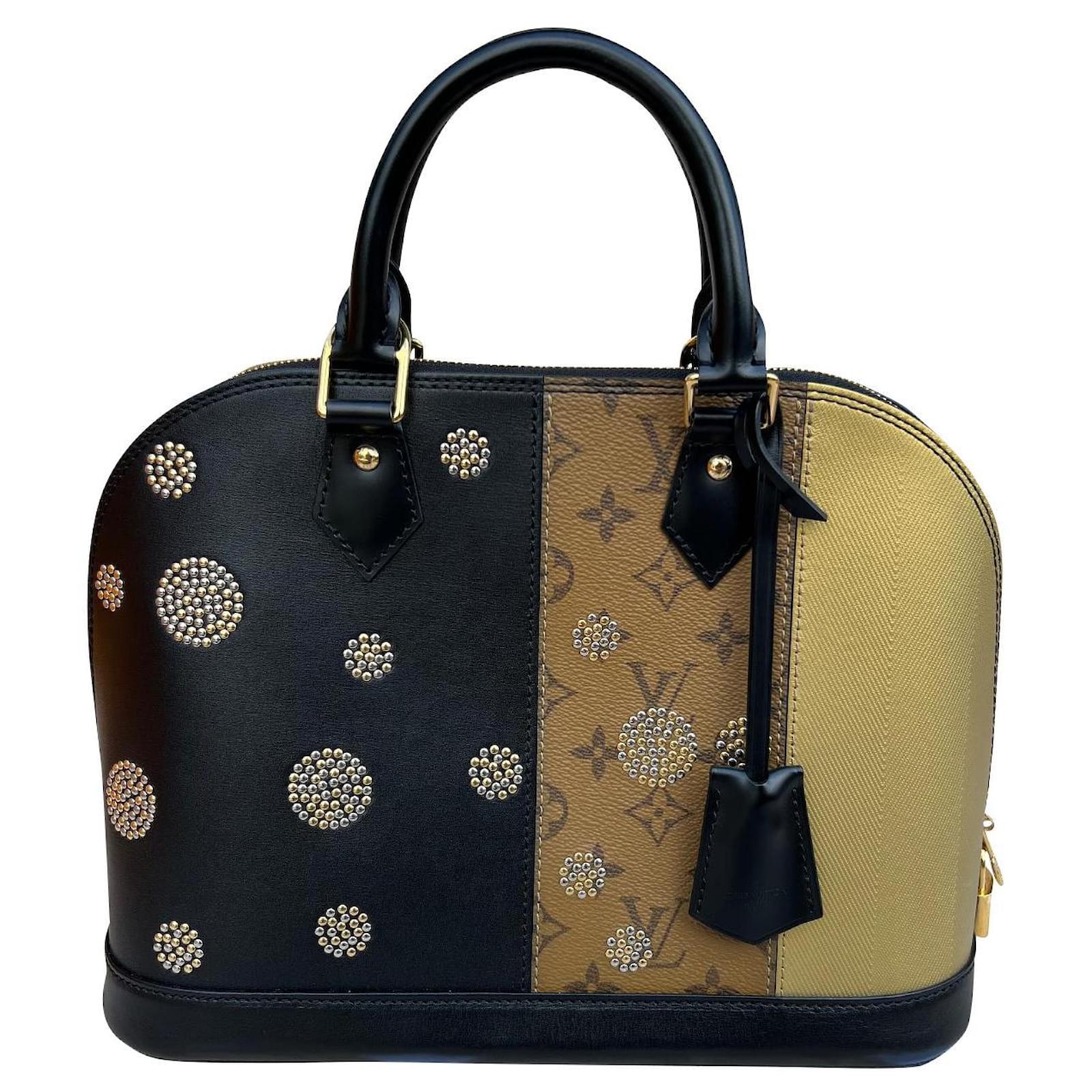 Louis Vuitton Handbags Black Leather ref.549669 - Joli Closet