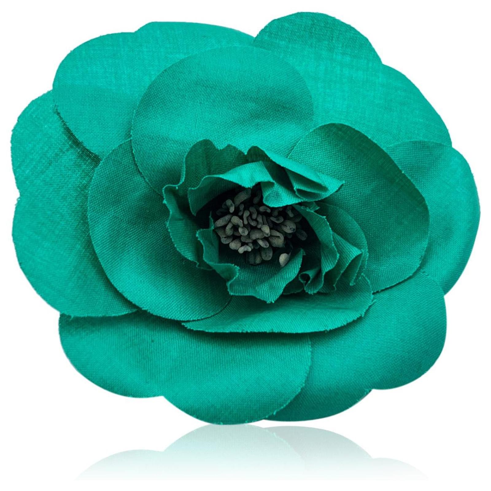 Chanel Broche de alfinete de flor de camélia de tecido verde vintage  vintage Lona ref.550795 - Joli Closet