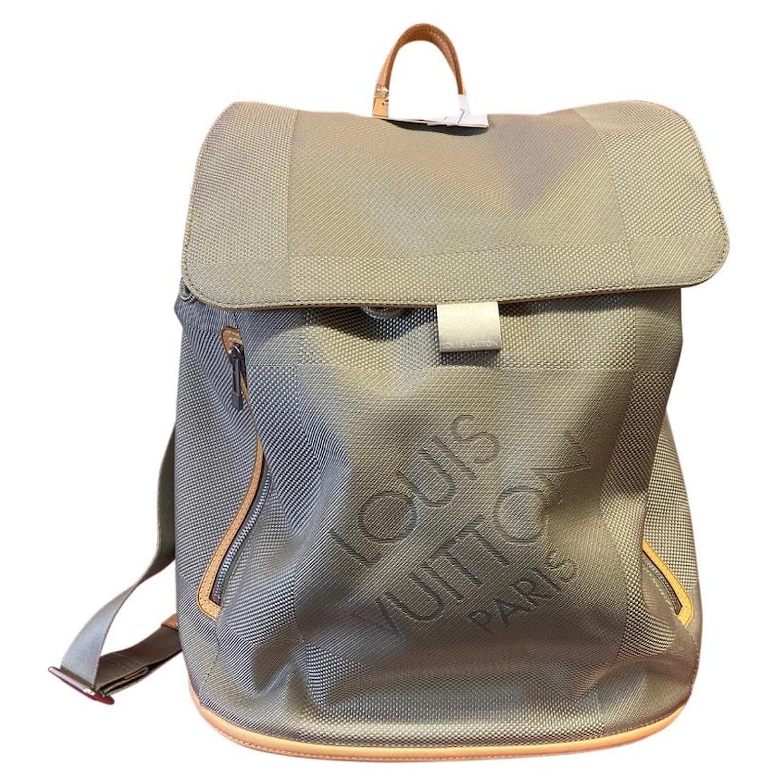 Louis Vuitton backpack pioneer new condition Olive green Cloth ref.550807 -  Joli Closet