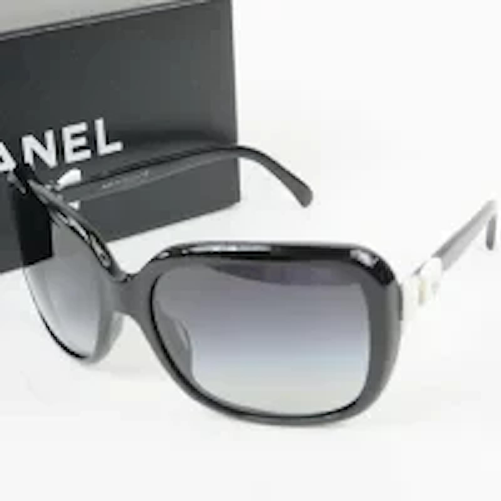 Chanel Sunglasses Black Plastic ref.552585 - Joli Closet