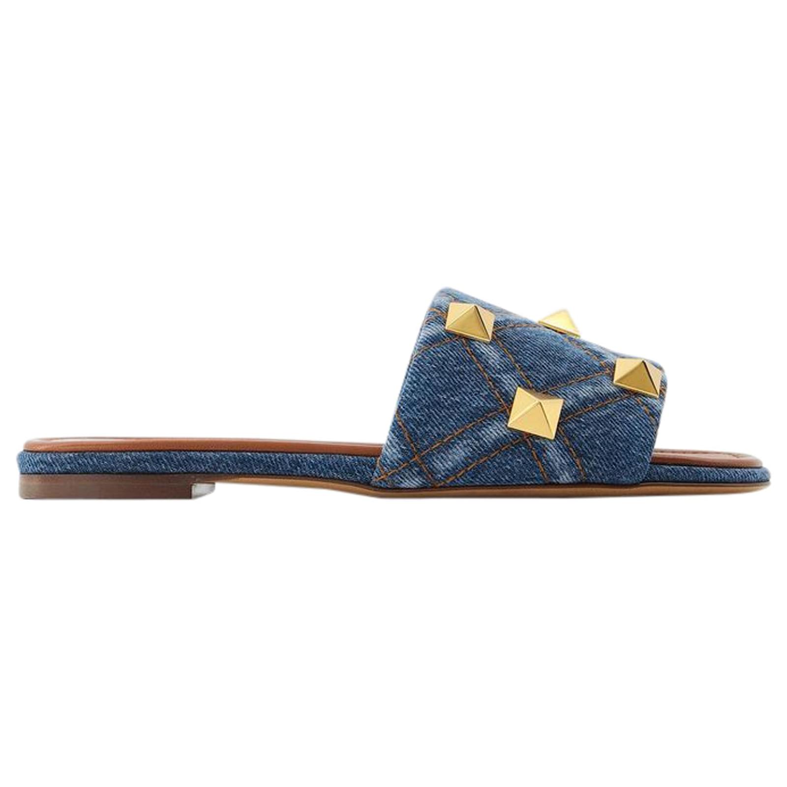Uitsteken Jong Leonardoda Valentino Garavani Rockstud Slides in Blue Canvas Leather ref.559621 - Joli  Closet