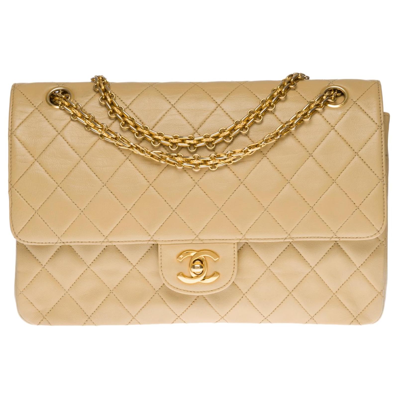 Very beautiful Chanel Timeless/Classique Coco handbag with lined flap in  beige quilted lambskin ref.560029 - Joli Closet