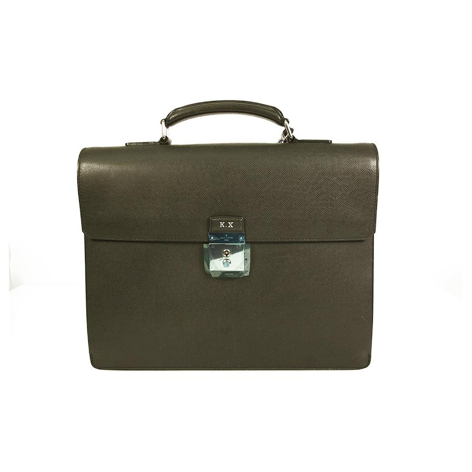 Louis Vuitton Black Taiga Leather Robusto 1 Compartment Briefcase Louis  Vuitton