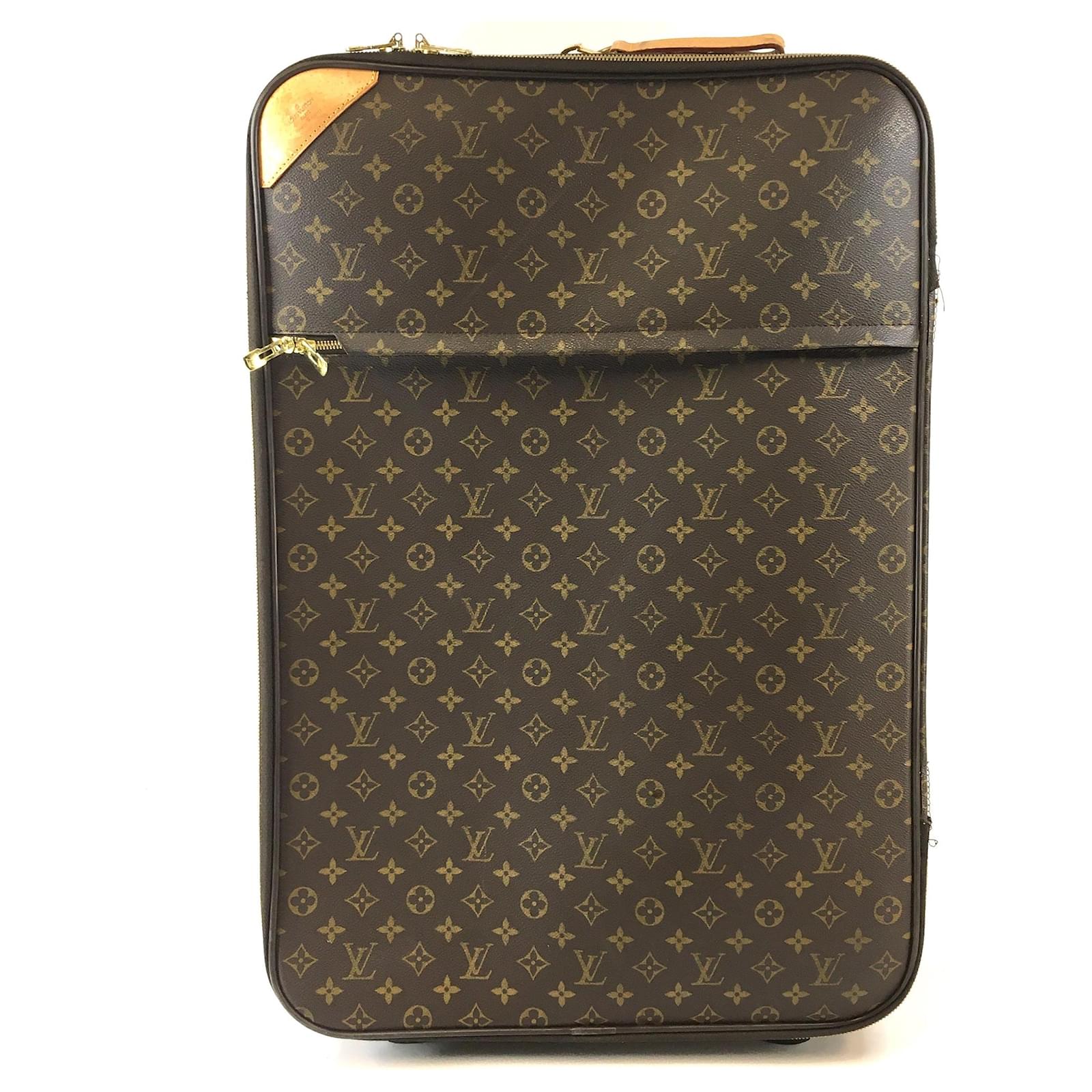 Louis Vuitton Pégase Suitcase 347477