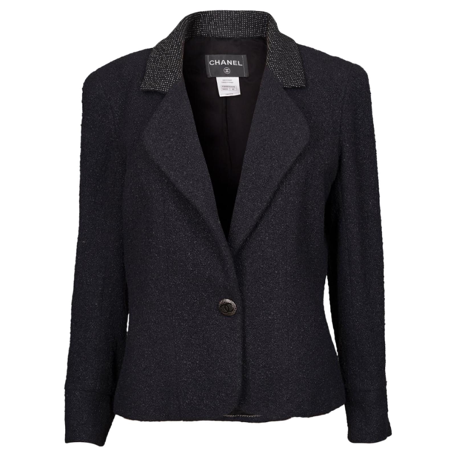 The iconic Chanel suit jacket in black tweed ref.566124 - Joli Closet
