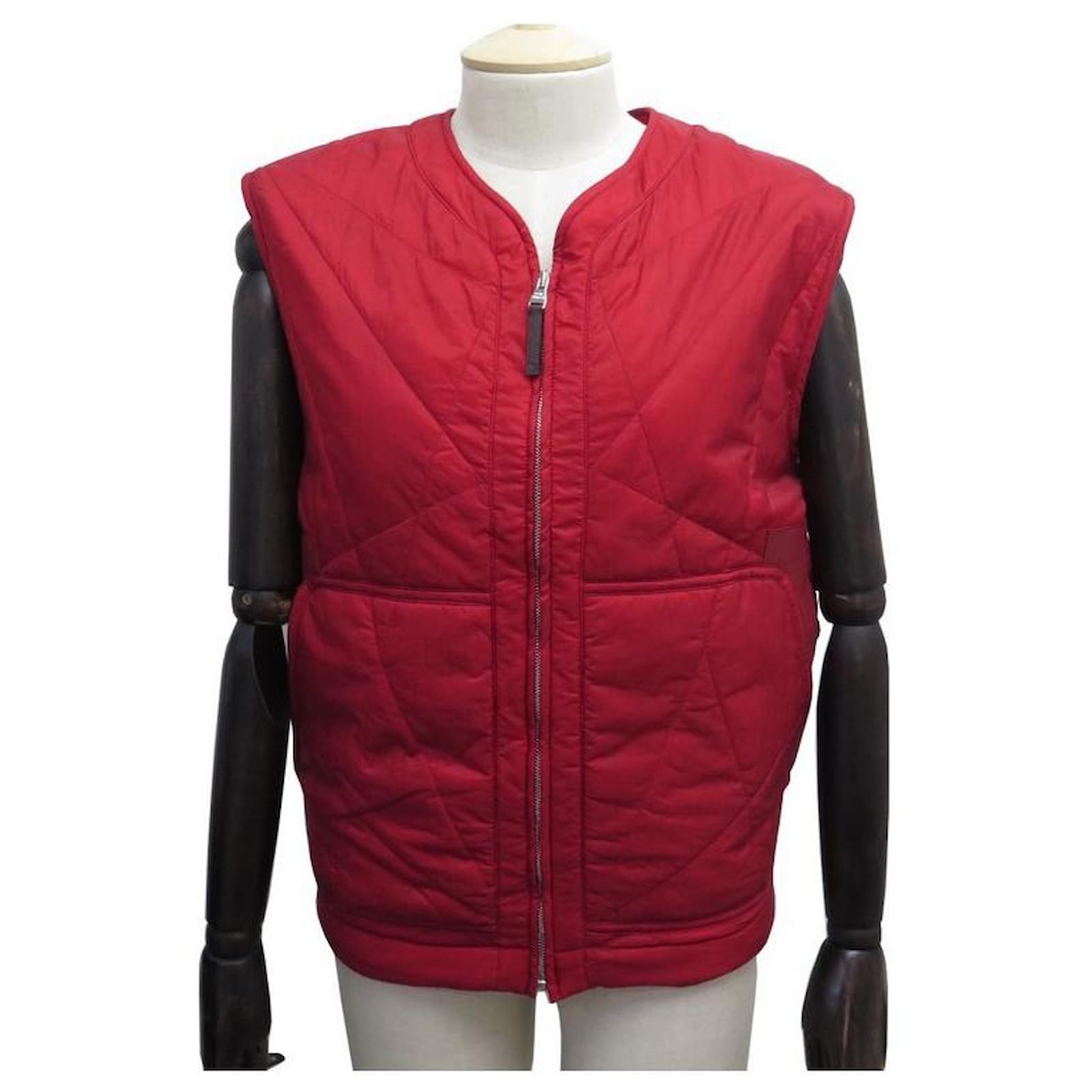 NEW LOUIS VUITTON M SLEEVELESS JACKET JACKET 48 IN RED POLYESTER