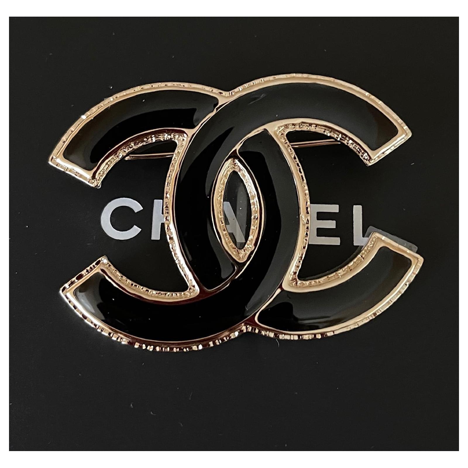 Chanel Large Black Enamel CC Logo Gold Tone Metal Brooch Pin ref.568271 -  Joli Closet