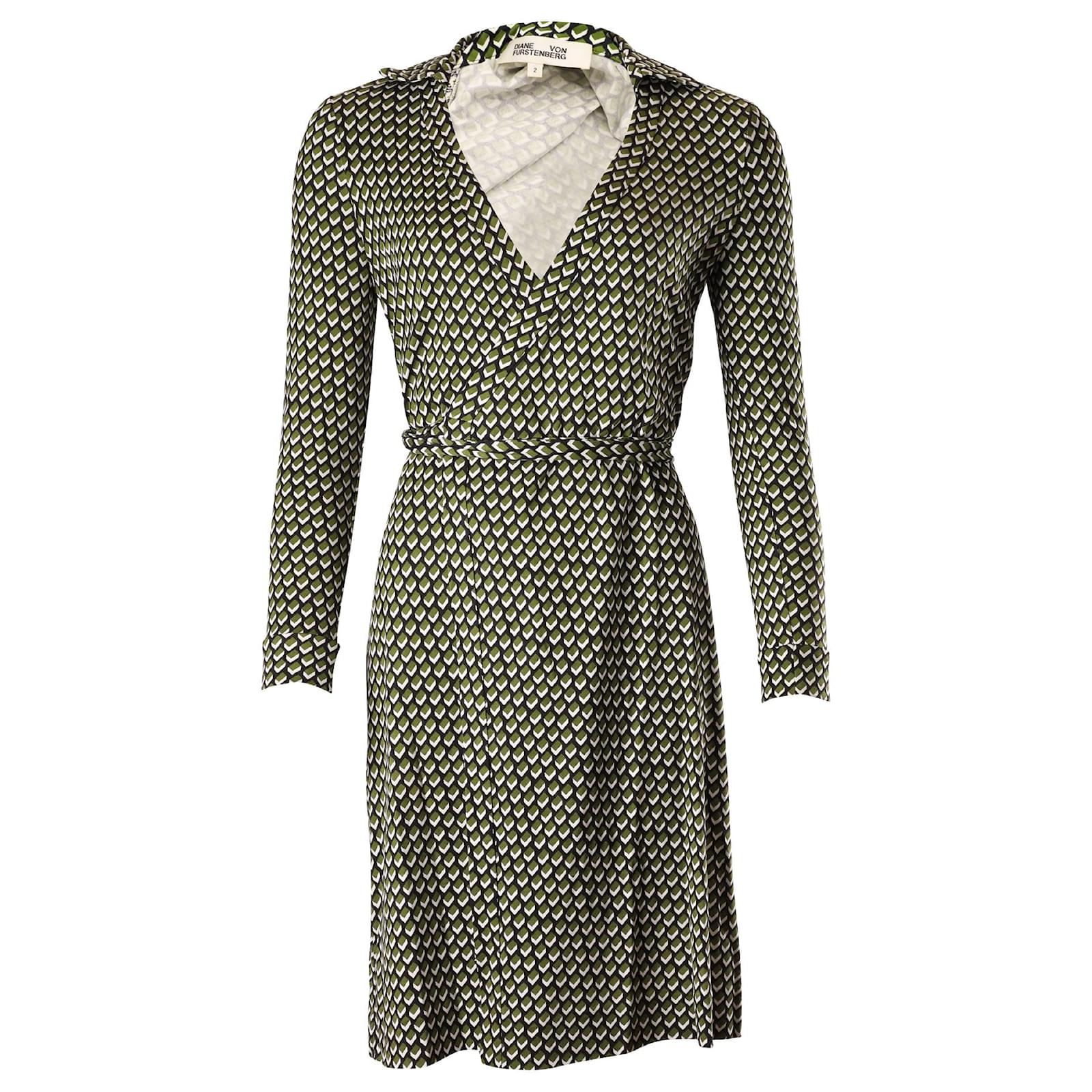 Vestido cruzado estampado Diane Von Furstenberg en seda verde  -  Joli Closet