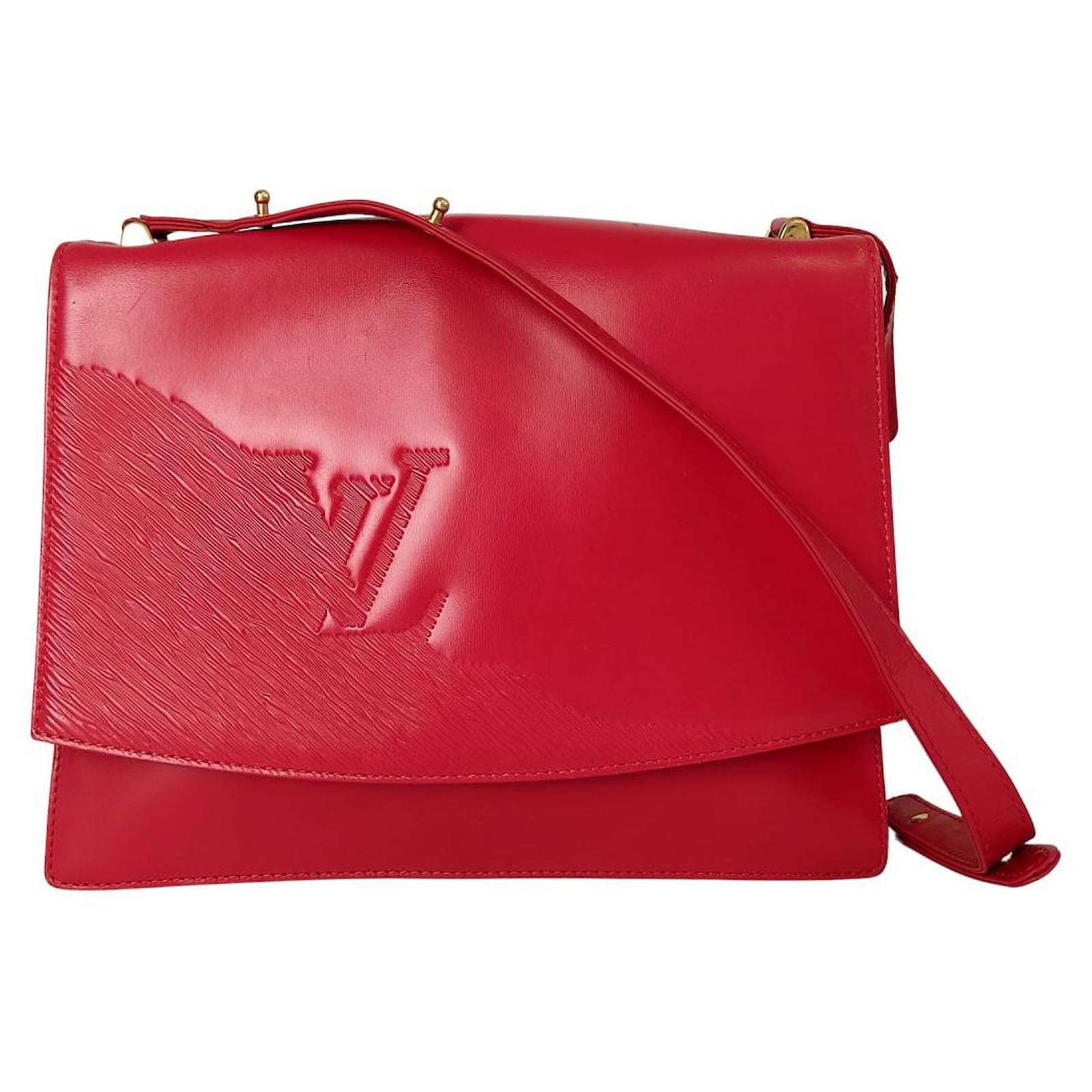 Louis Vuitton Opera shoulder bag in red leather ref.569474 - Joli Closet
