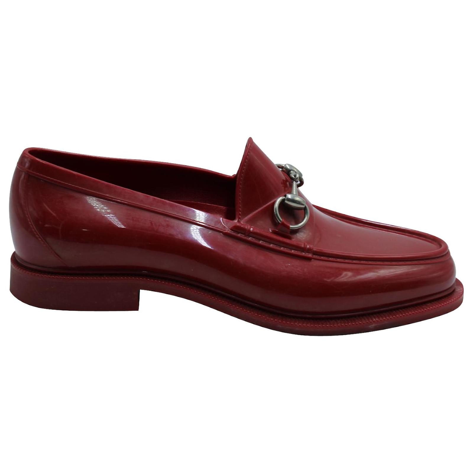 Gucci Horsebit Loafer aus rotem Gummi Joli Closet