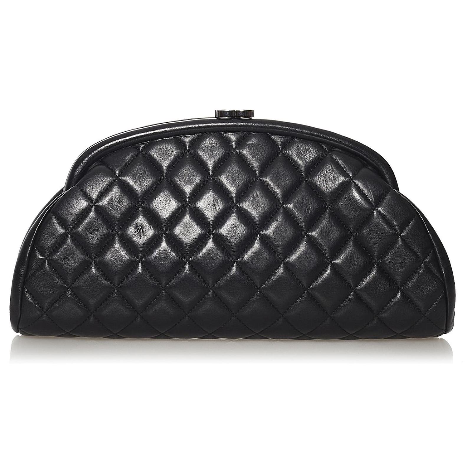 Chanel Intemporelle clutch bag in black quilted lambskin Leather ref.572593  - Joli Closet