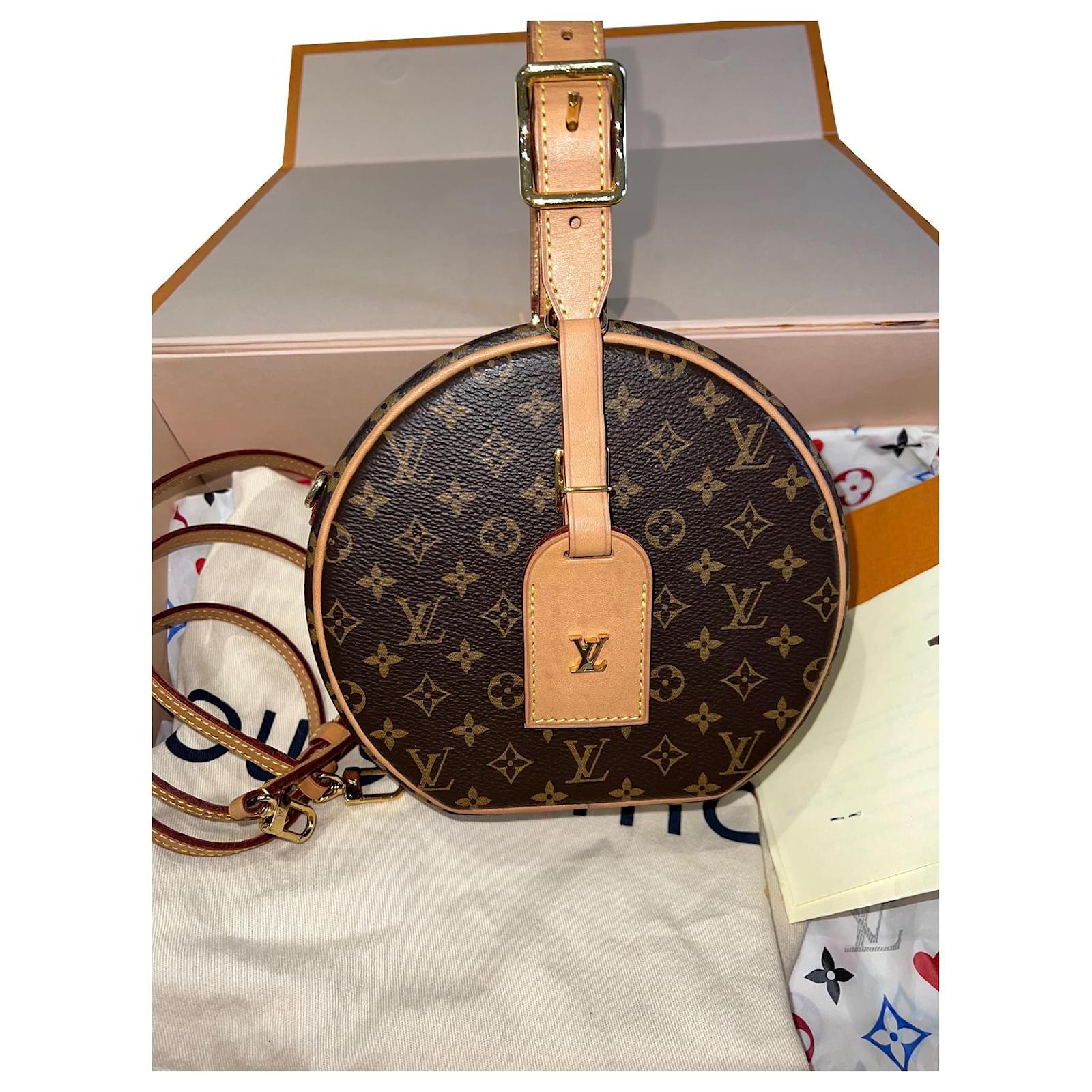 Louis Vuitton Small Box Hat Brown Cloth ref.573089 - Joli Closet
