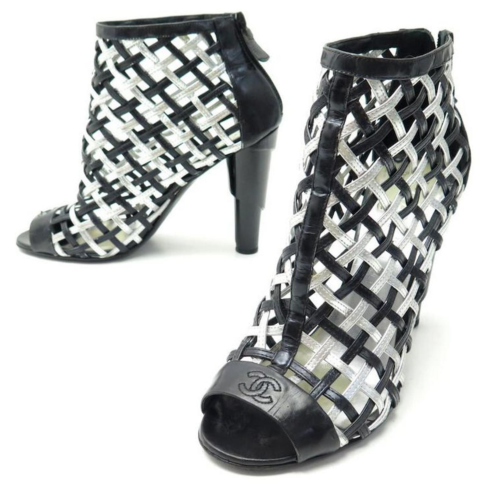 CHANEL SHOES BOOTS CAGE SWIRL HEELS 40 BLACK LEATHER BOOTS ref