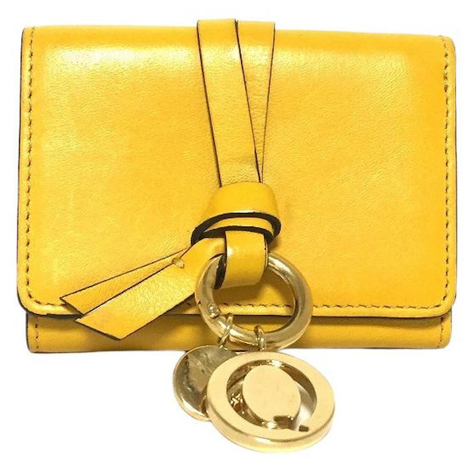 Chloé Alphabet Yellow Leather ref.575072 - Joli Closet