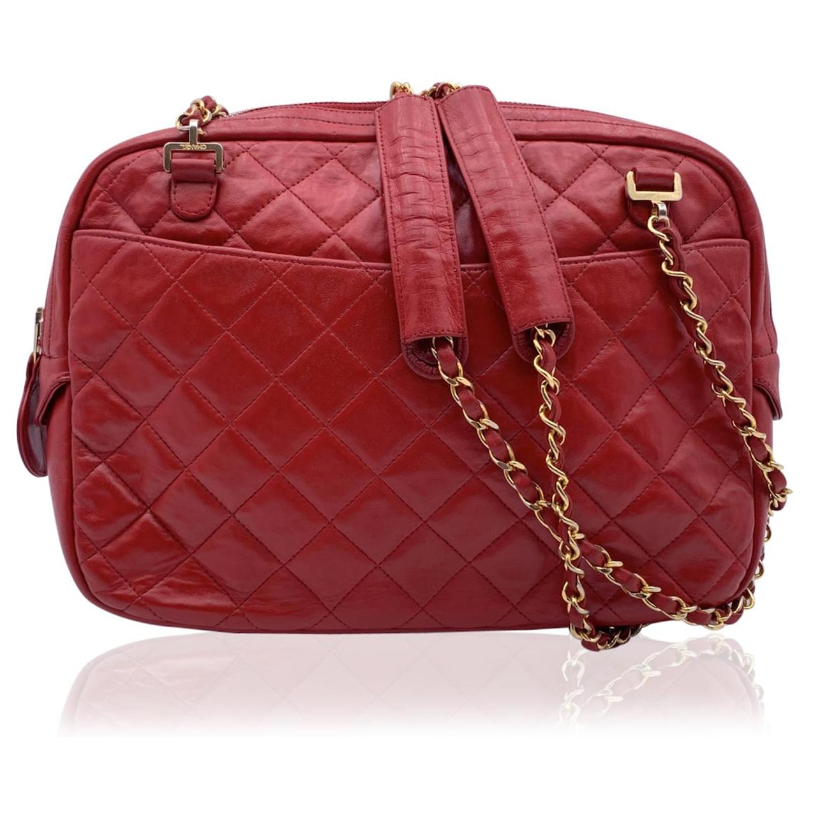 Chanel Vintage Red Quilted Leather Camera Shoulder Bag ref.575415