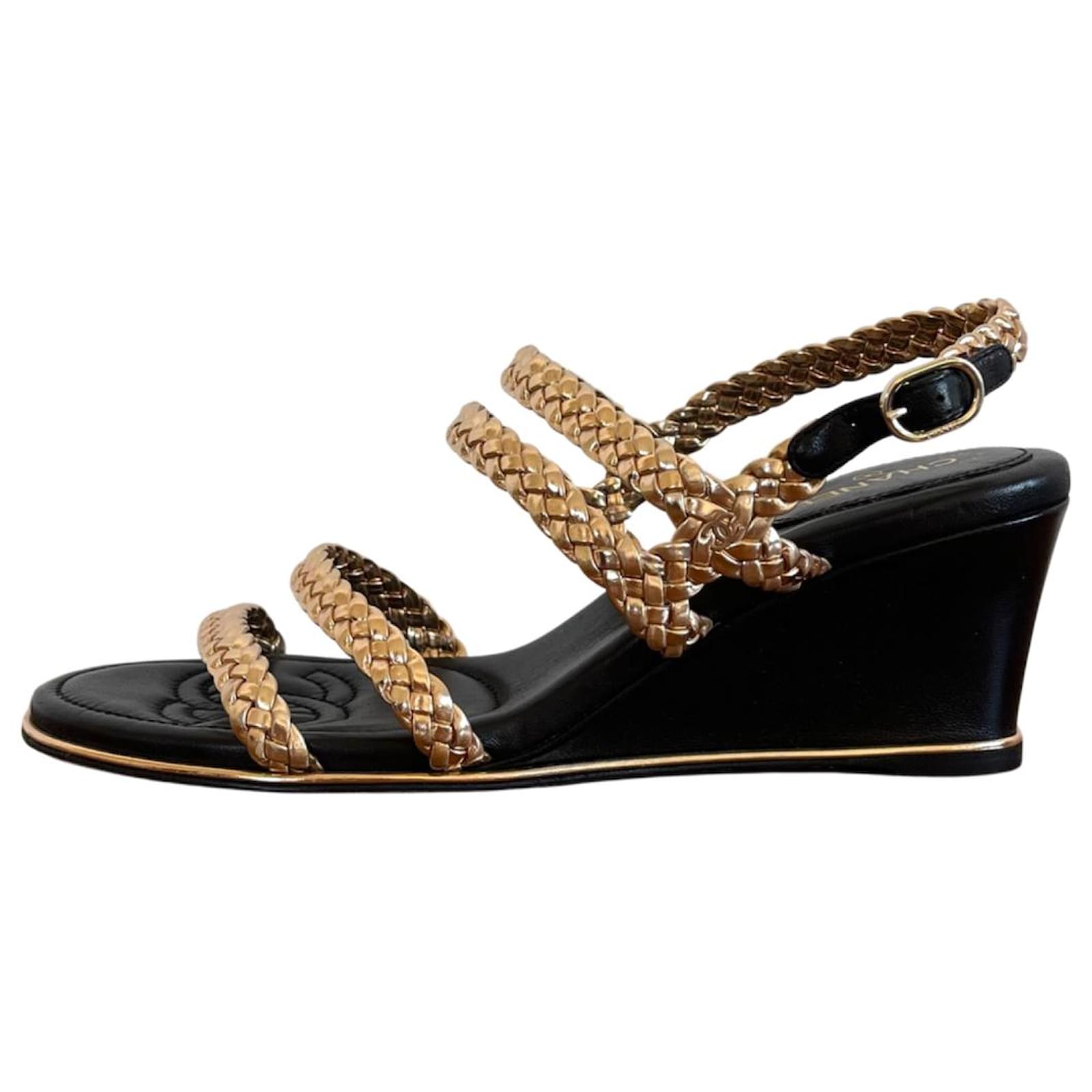 Chanel Sandals Black Golden Leather ref.576785 - Joli Closet