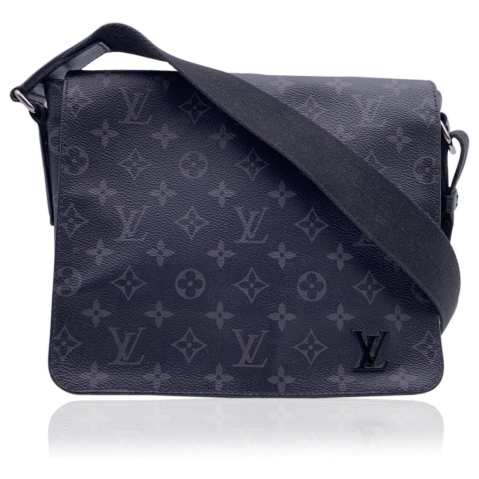 Louis Vuitton District - Bolso bandolera, Monograma Eclipse, MM