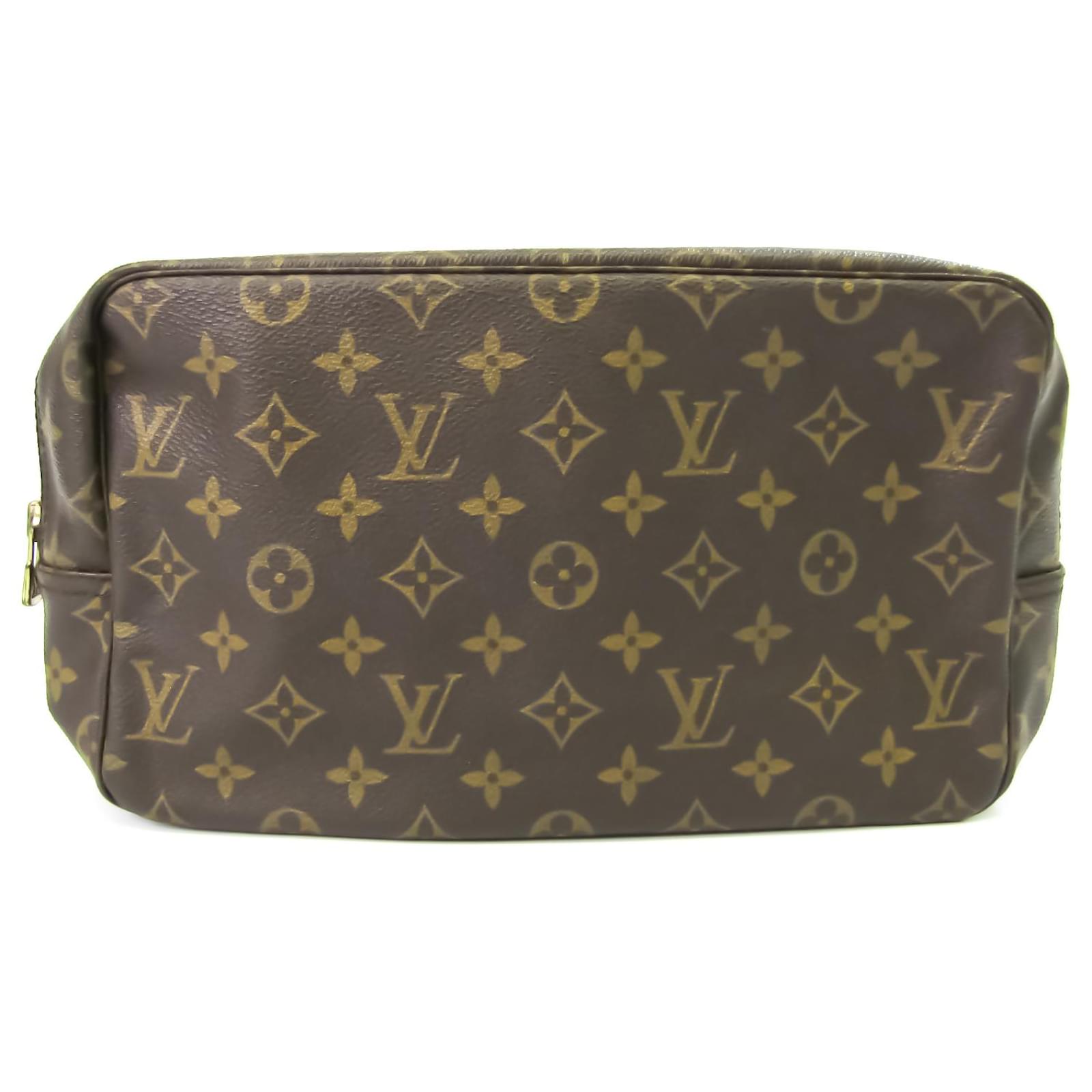 Louis Vuitton Trousse de Toilette Brown Cloth ref.1010791 - Joli Closet