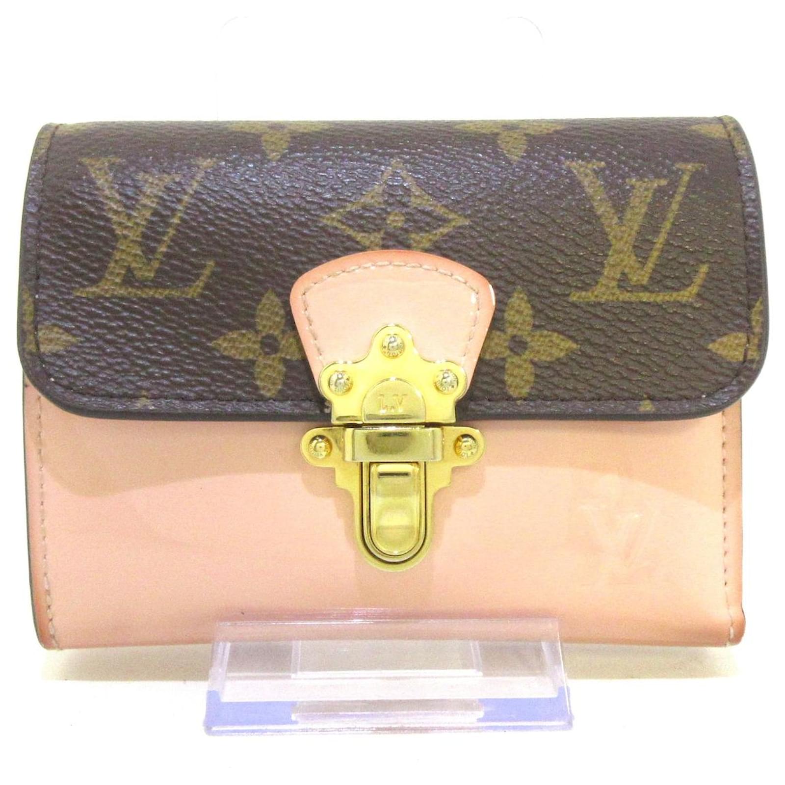 Louis Vuitton Cherrywood Patent leather ref.586397 - Joli Closet