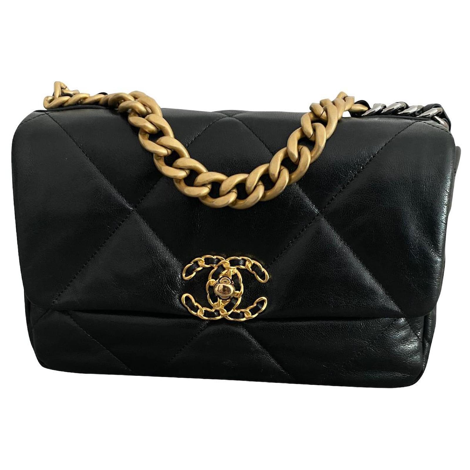 Chanel 19 Chanel Handbags Black Leather ref.586499 - Joli Closet