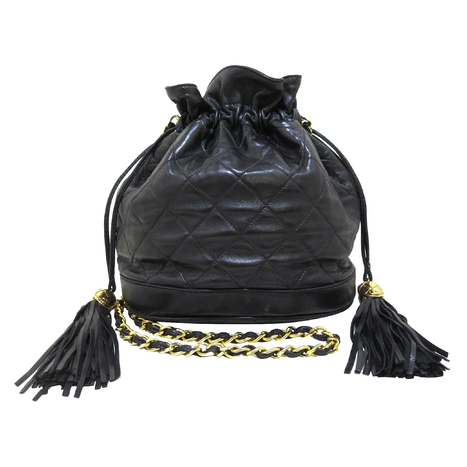 Chanel Black Matelasse Lambskin Bucket Bag Leather ref.587816 - Joli Closet