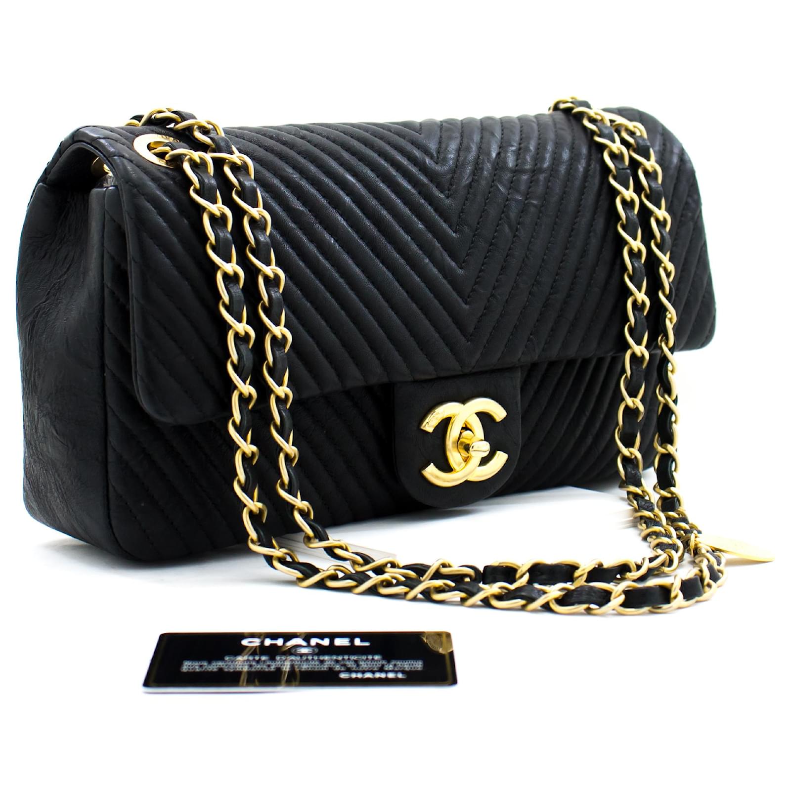 Chanel 2015 Chevron V-Stitch Leather Flap Chain Shoulder Bag Black  ref.589192 - Joli Closet