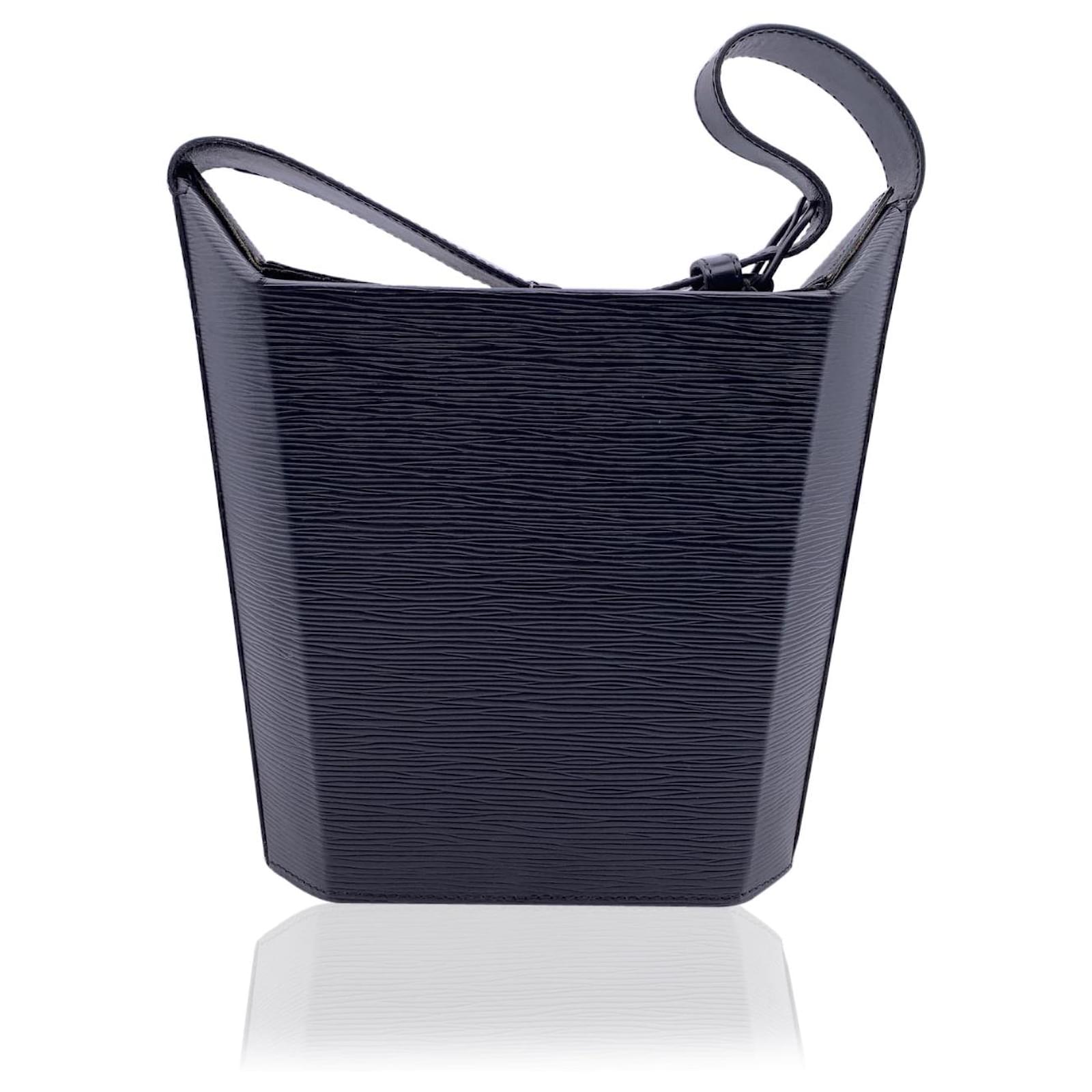 Louis Vuitton Vintage Black Epi Leather Sac Seau Bucket Shoulder Bag  ref.590043 - Joli Closet