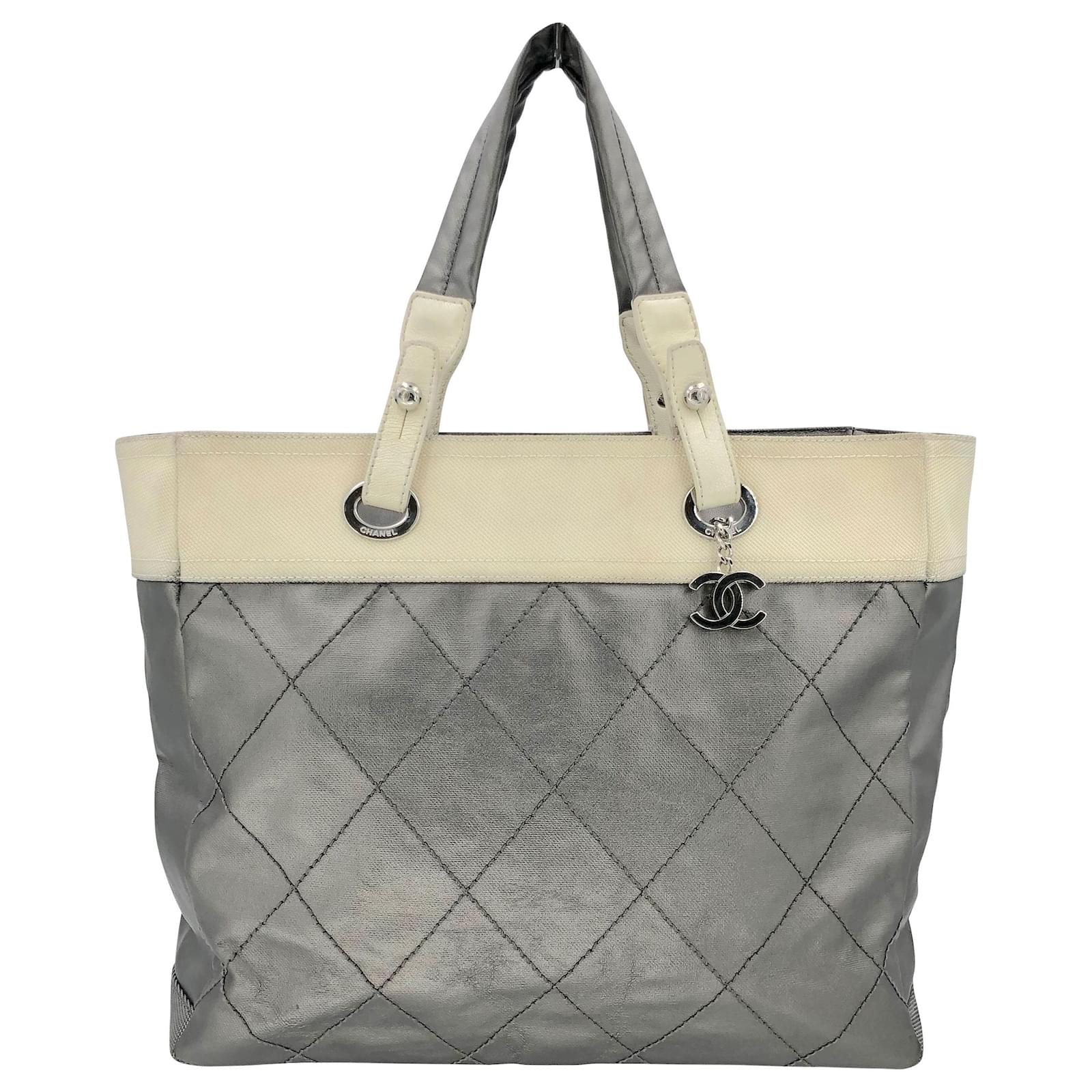Totes Chanel Chanel 1980s Vintage Tote Bag in Grey Fabric with Charm in Silver-Tone