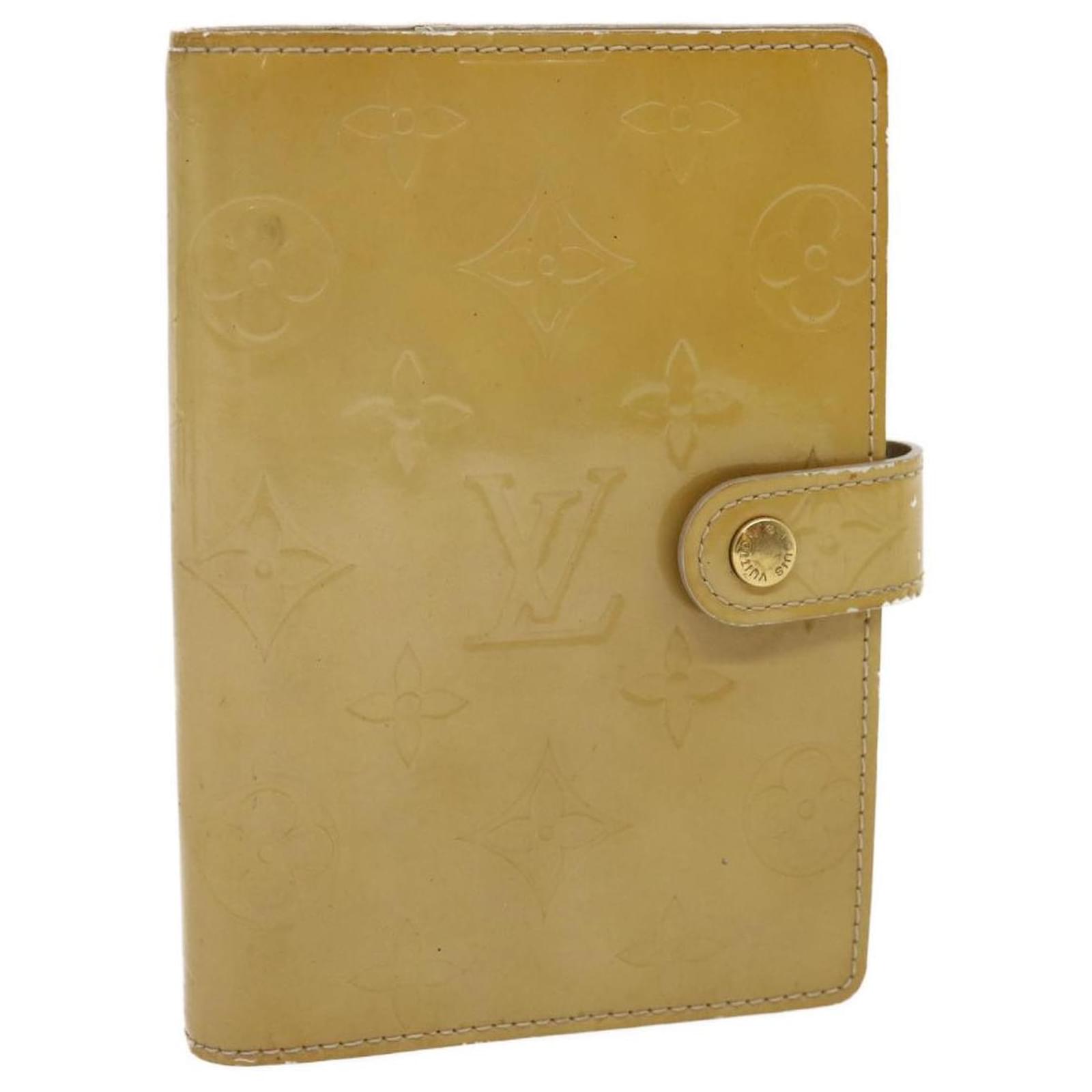 Louis Vuitton Agenda Beige Patent leather ref.593495 - Joli Closet