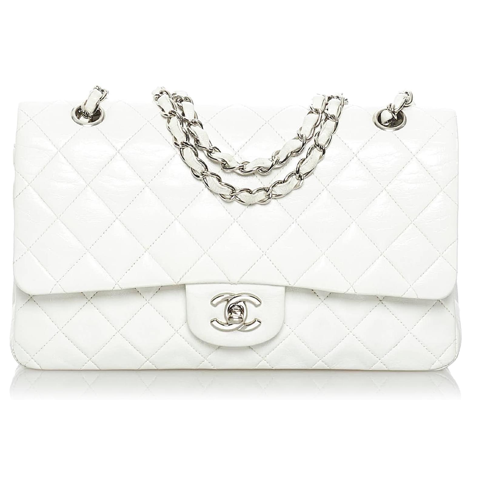 Chanel White Classic Medium Lambskin lined Flap Bag Leather ref.596030