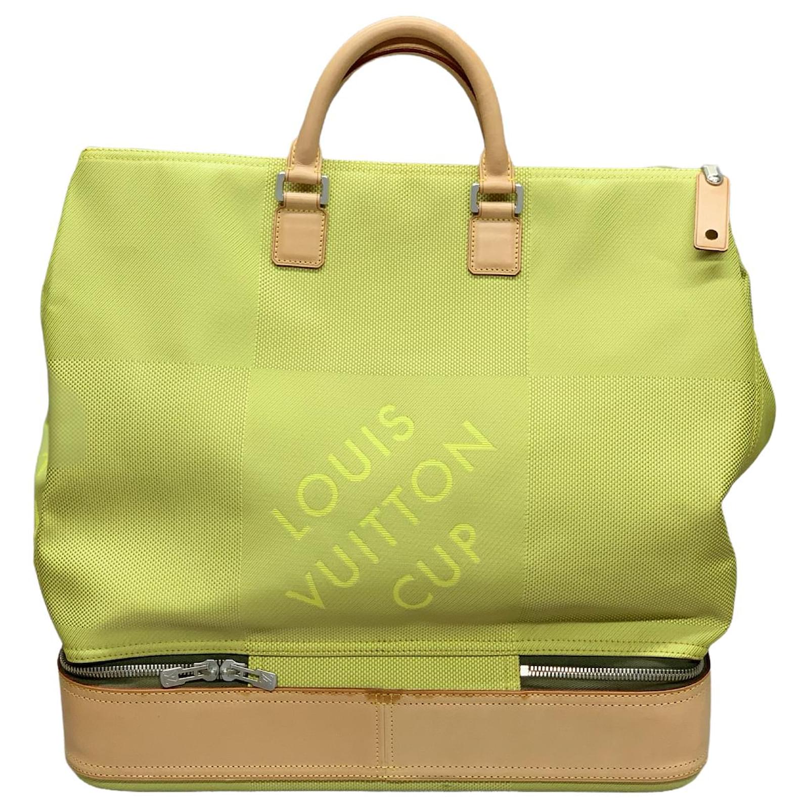 Louis Vuitton Travel bag Yellow Cloth ref.597976 Joli Closet