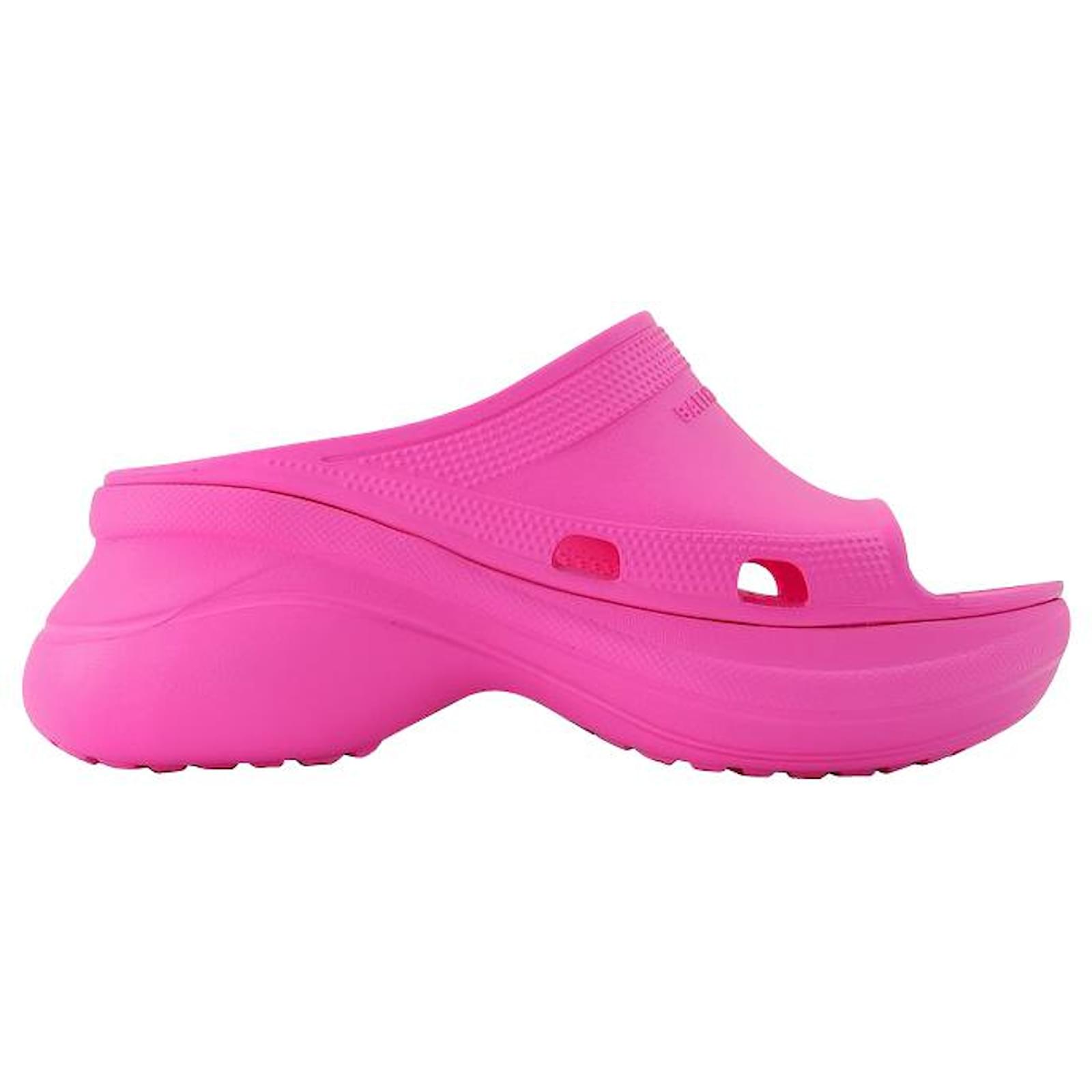 Balenciaga Chanclas Pool Crocs en PVC rosa Plástico ref.600933 Closet