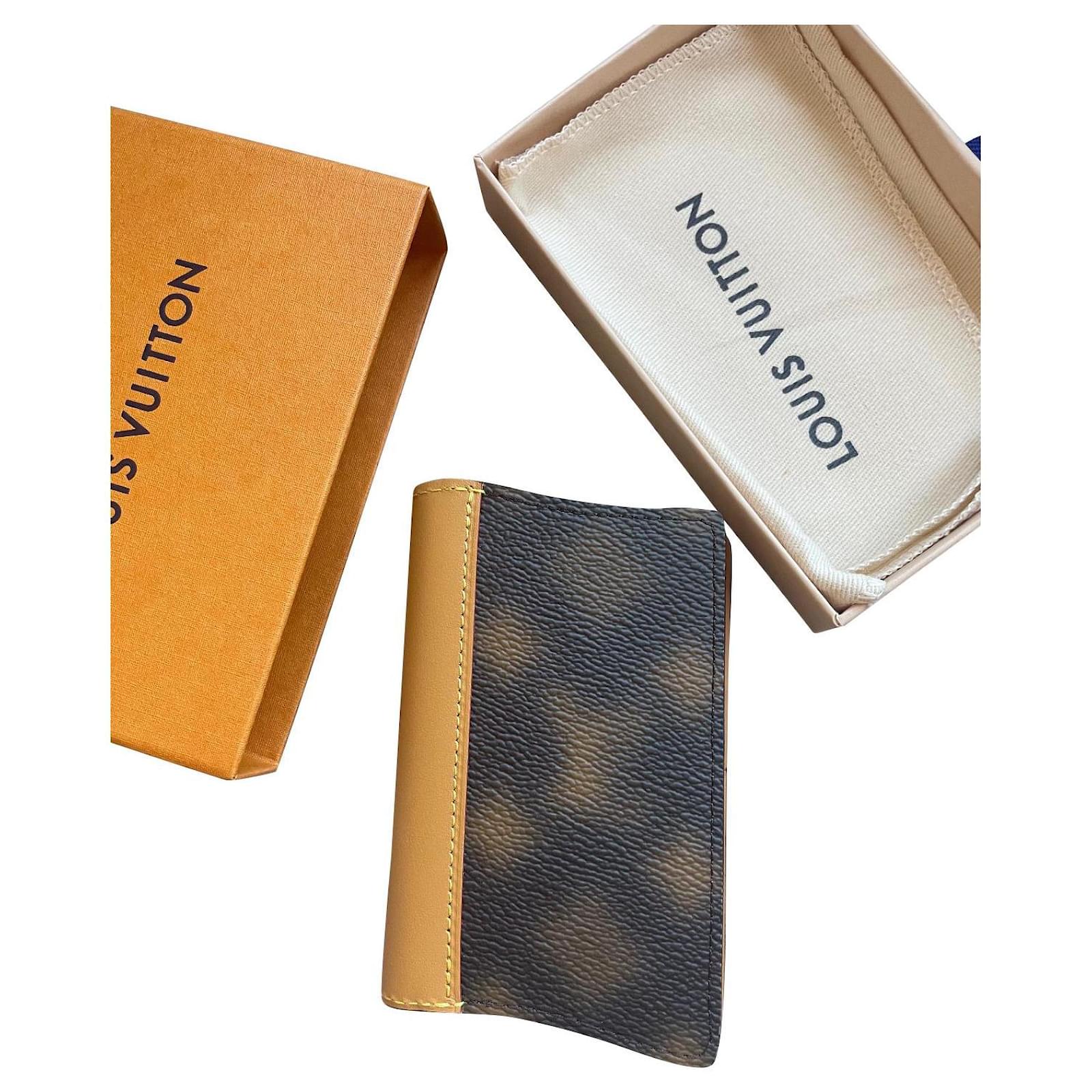 Louis Vuitton Pocket Organizer Multiple colors Leather ref.61272 - Joli  Closet
