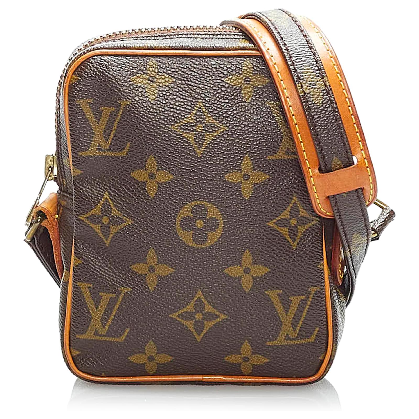 Louis Vuitton Danube  Crossbody VERY GOOD Monogram Bag Purse Leather  Zip