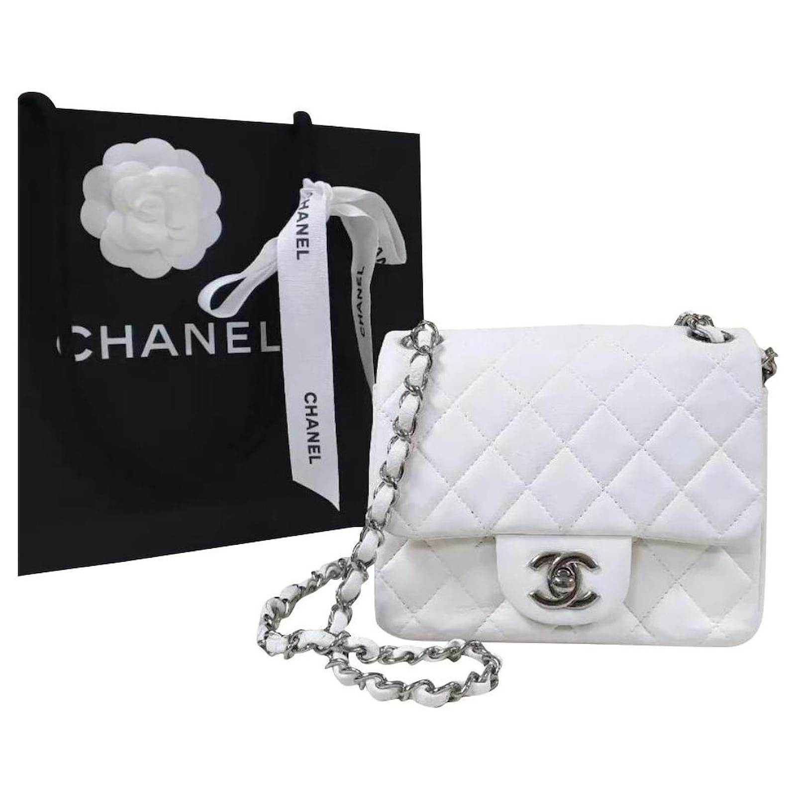 Chanel White Quilted Leather Mini Classic Single Flap Bag ref.604847 - Joli  Closet