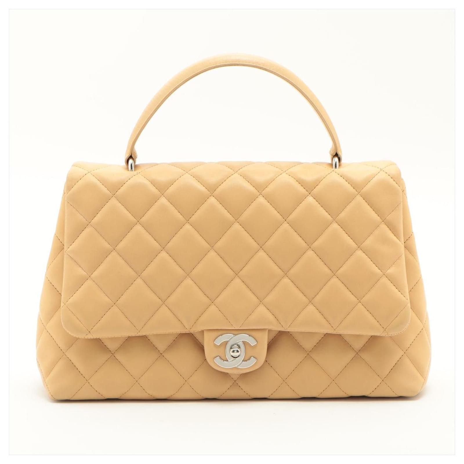 chanel quilted jumbo bag