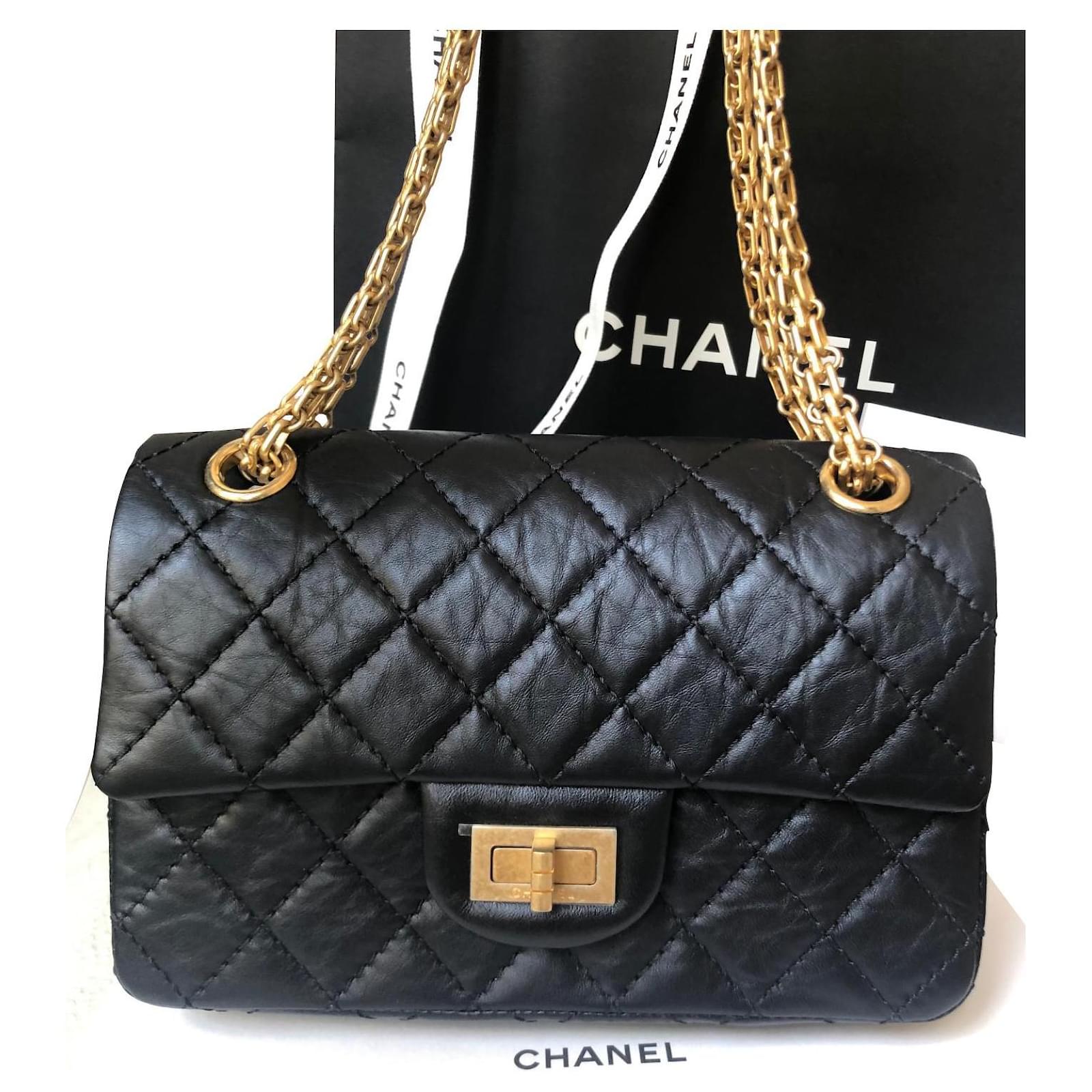 Chanel mini 2.55 New black calf leather/gold hardware Golden ref.613590 -  Joli Closet