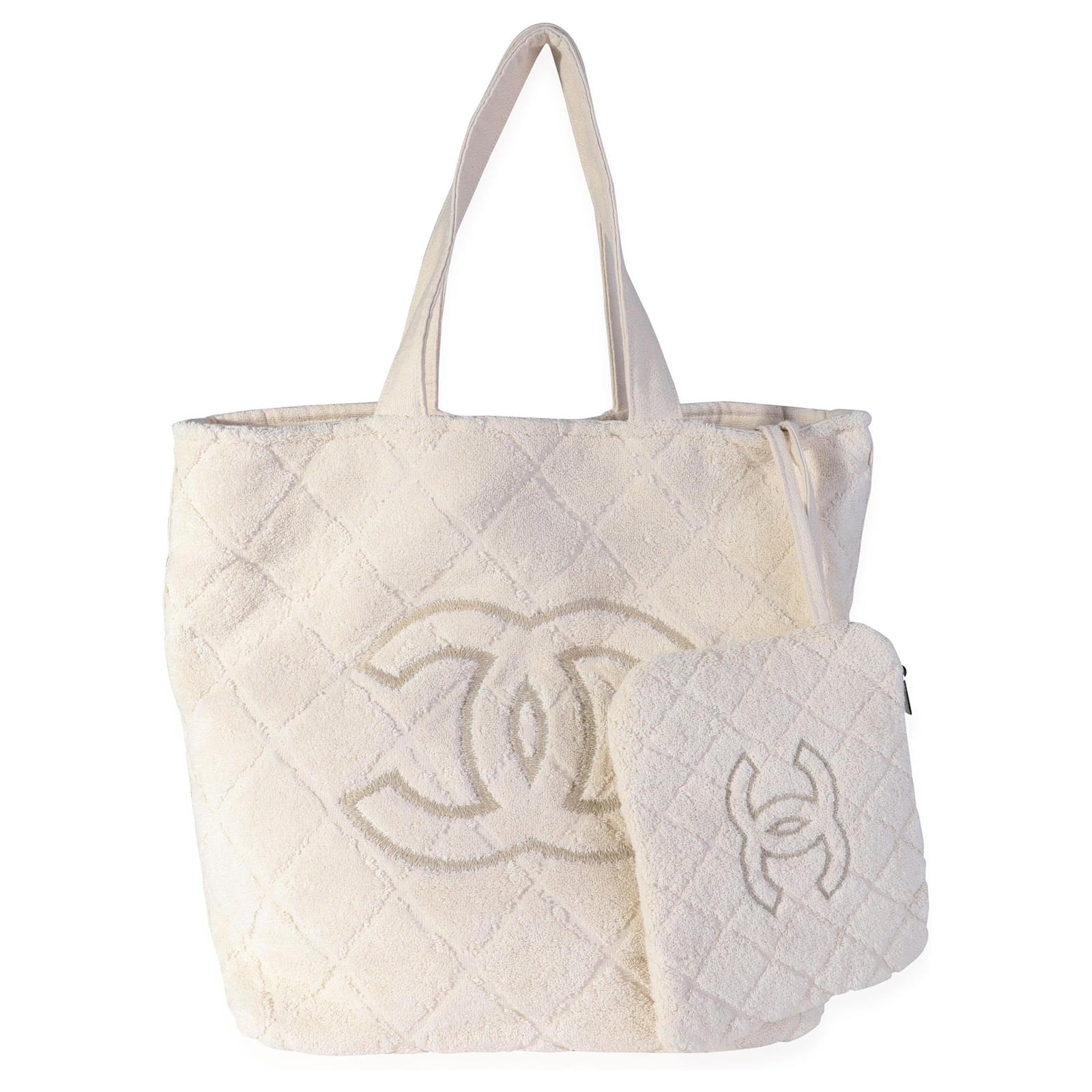 Chanel Cream Terry Beach Tote With Towel And Pouch White Leather ref.614559  - Joli Closet